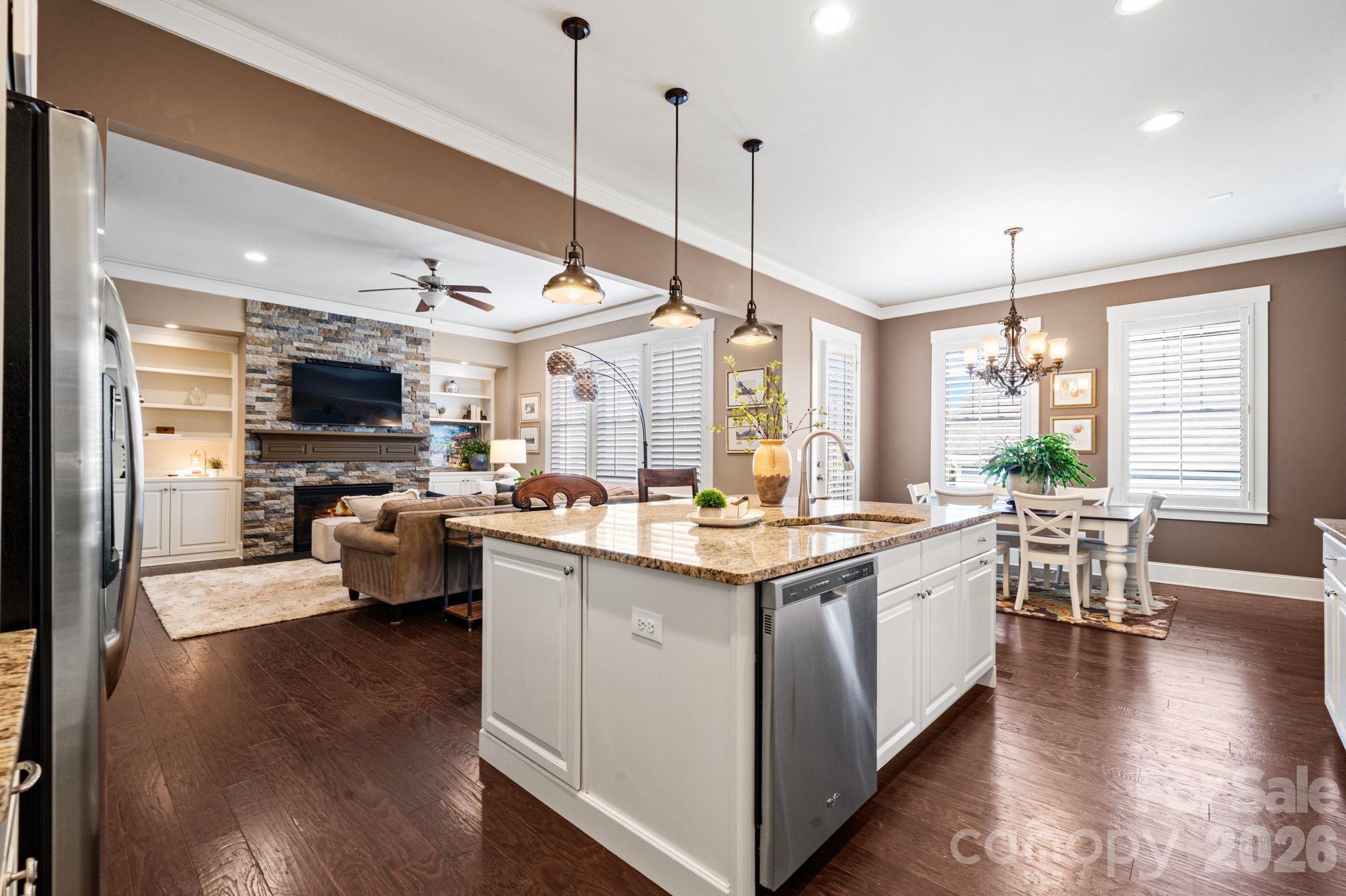 2319 Lochview Street — Pineville