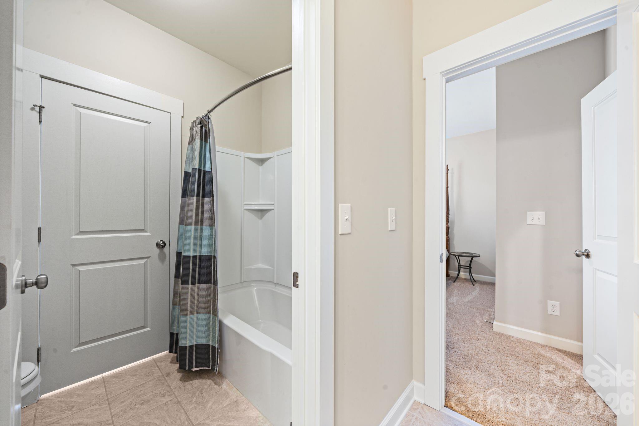 2319 Lochview Street — Pineville