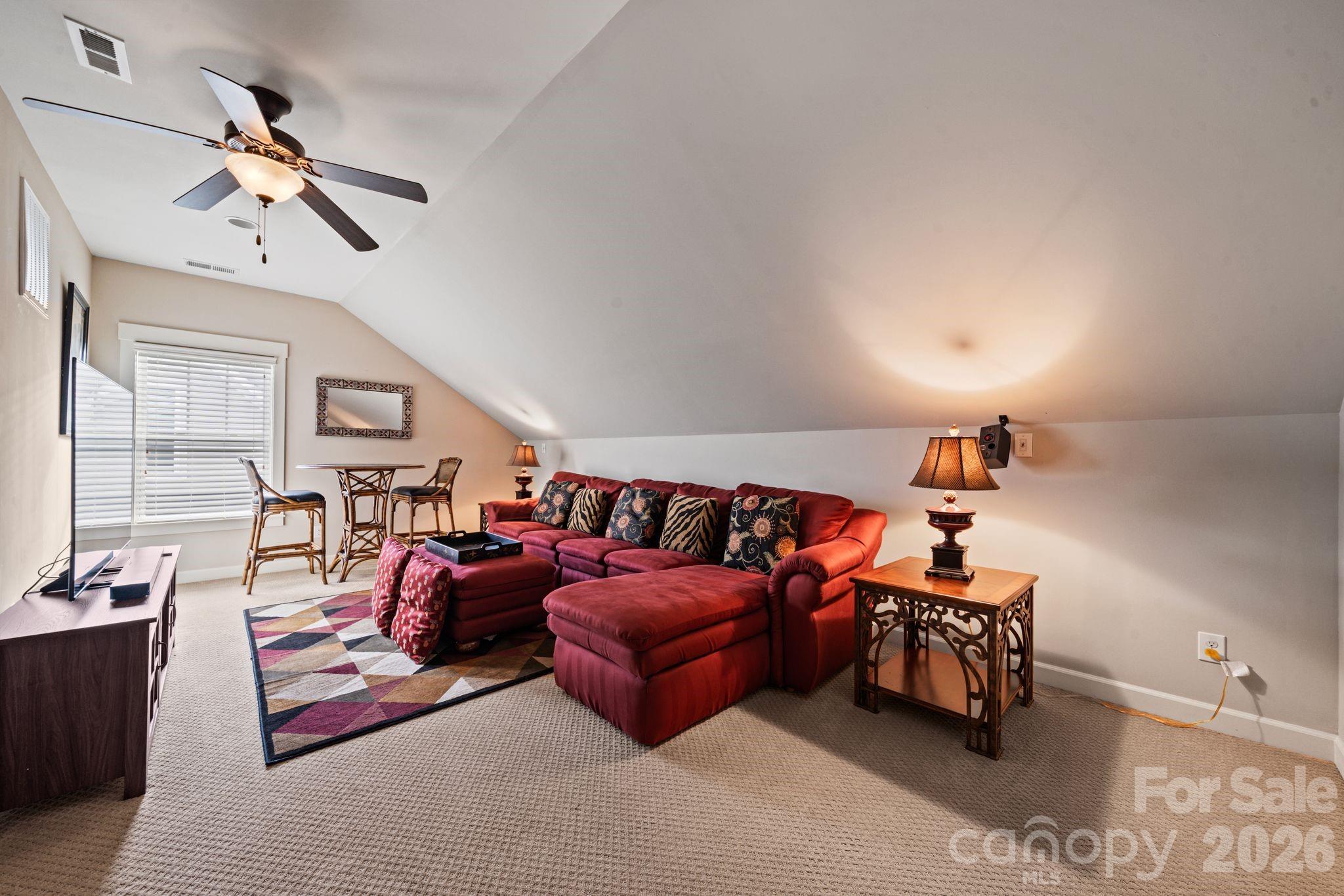 2319 Lochview Street — Pineville