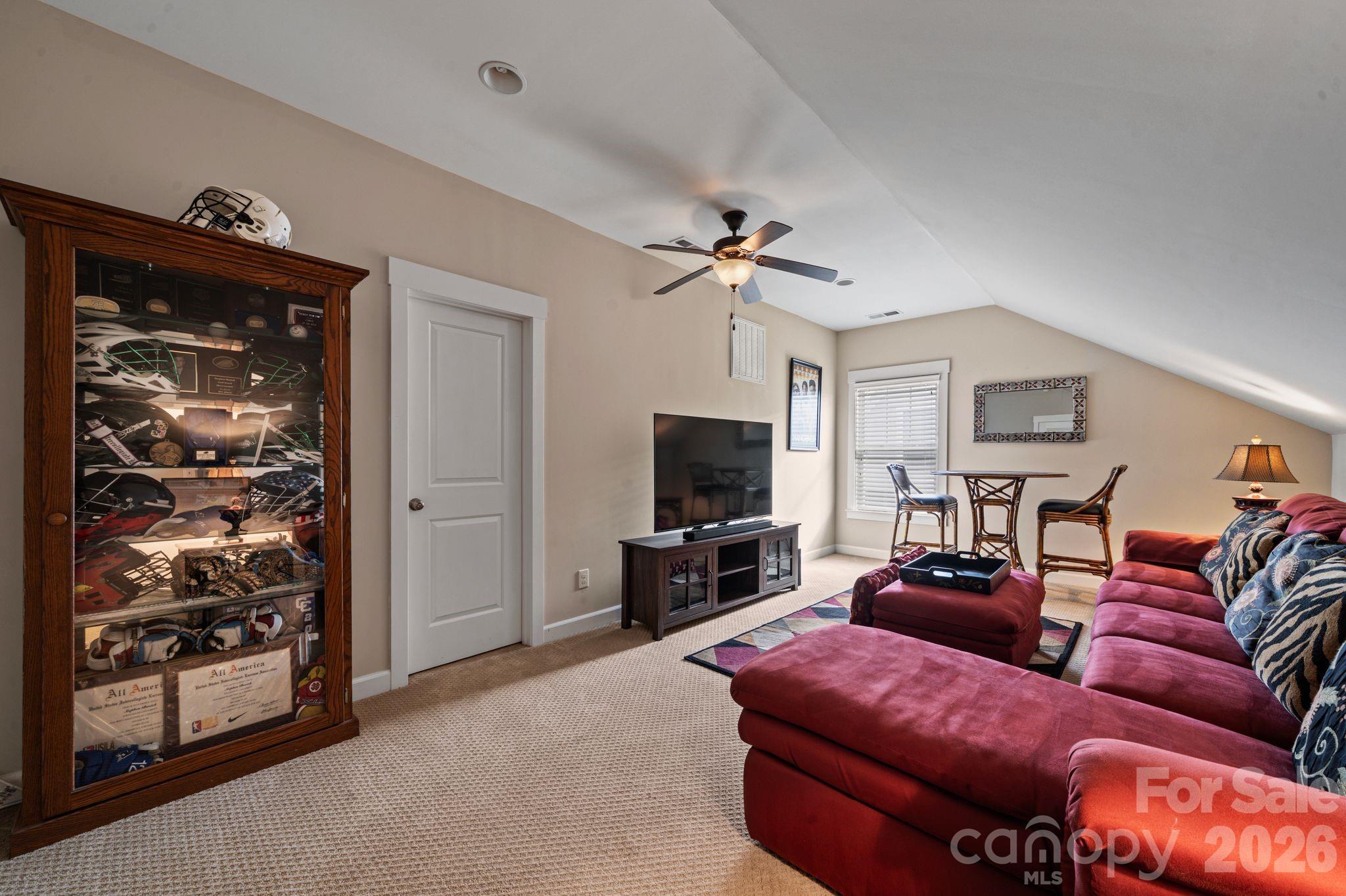 2319 Lochview Street — Pineville