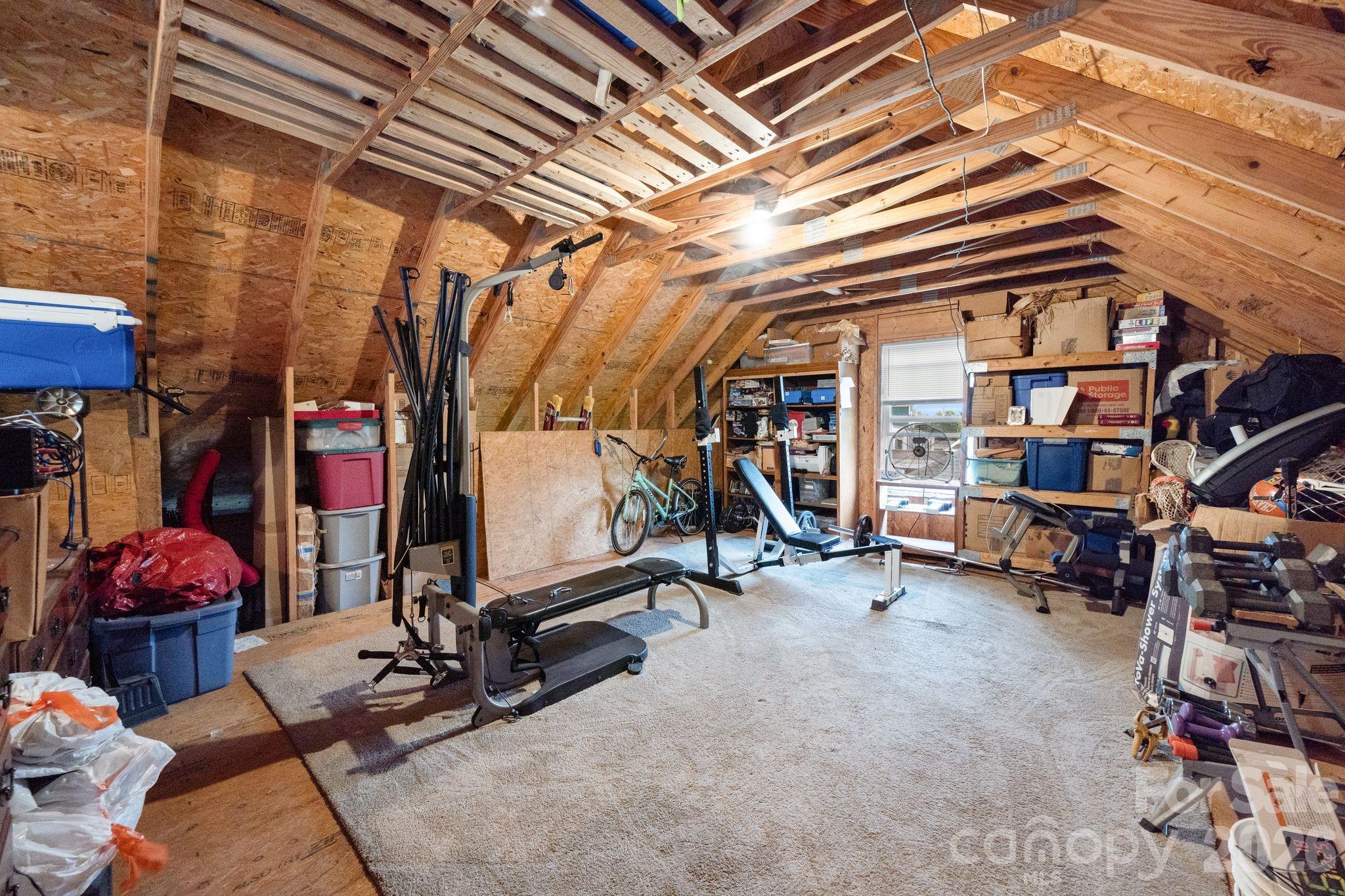 2319 Lochview Street — Pineville