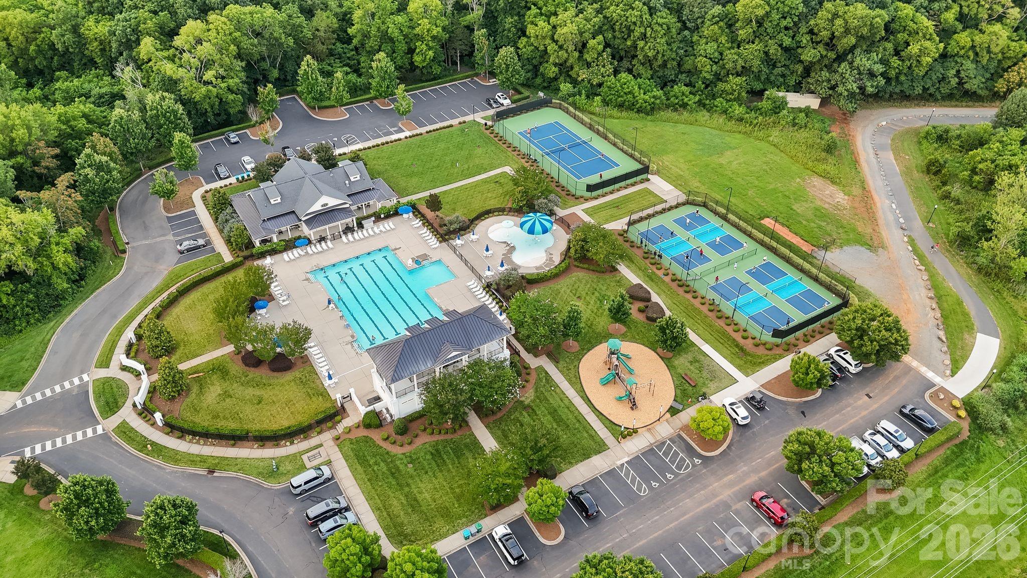 2319 Lochview Street — Pineville