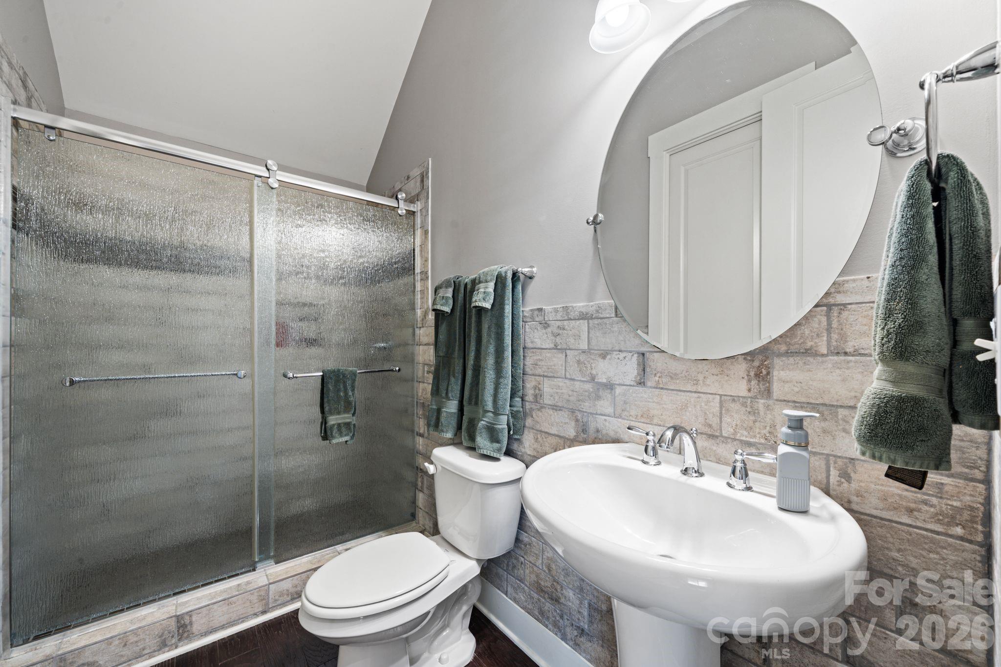2319 Lochview Street — Pineville