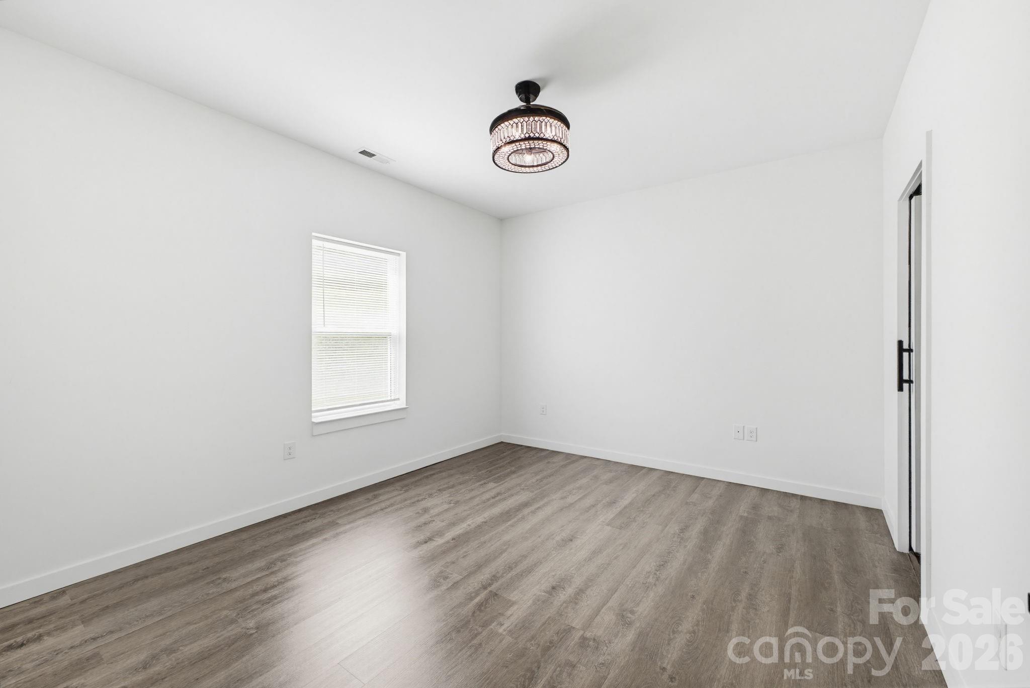 1475 32nd Street SW — Hickory