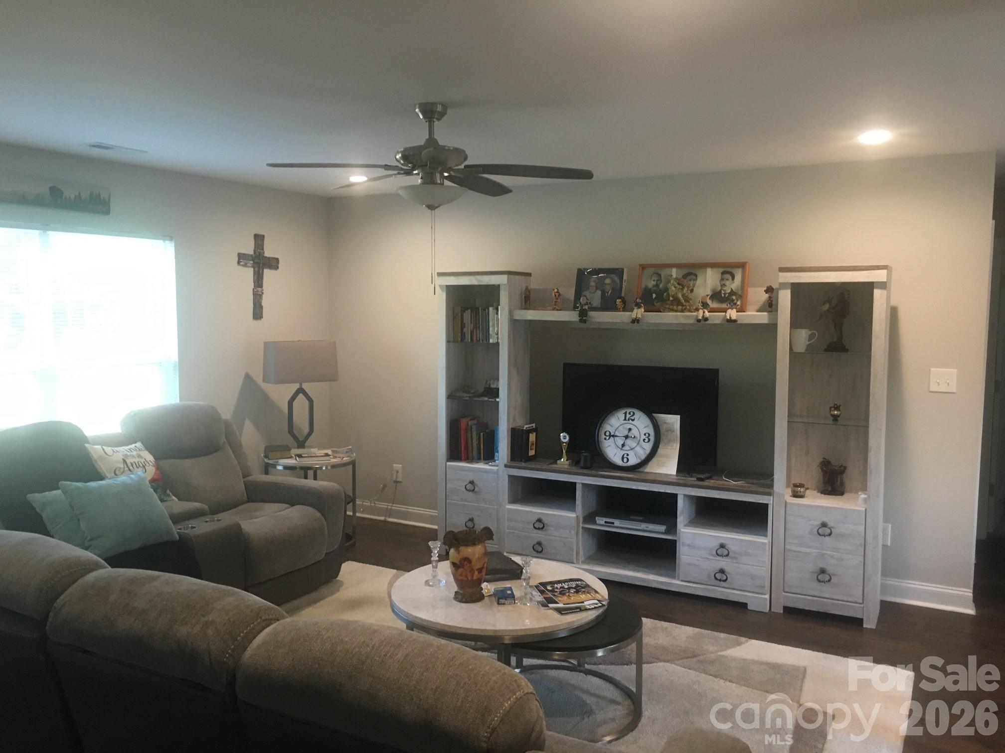 1709 Brookhill Lane — Lancaster