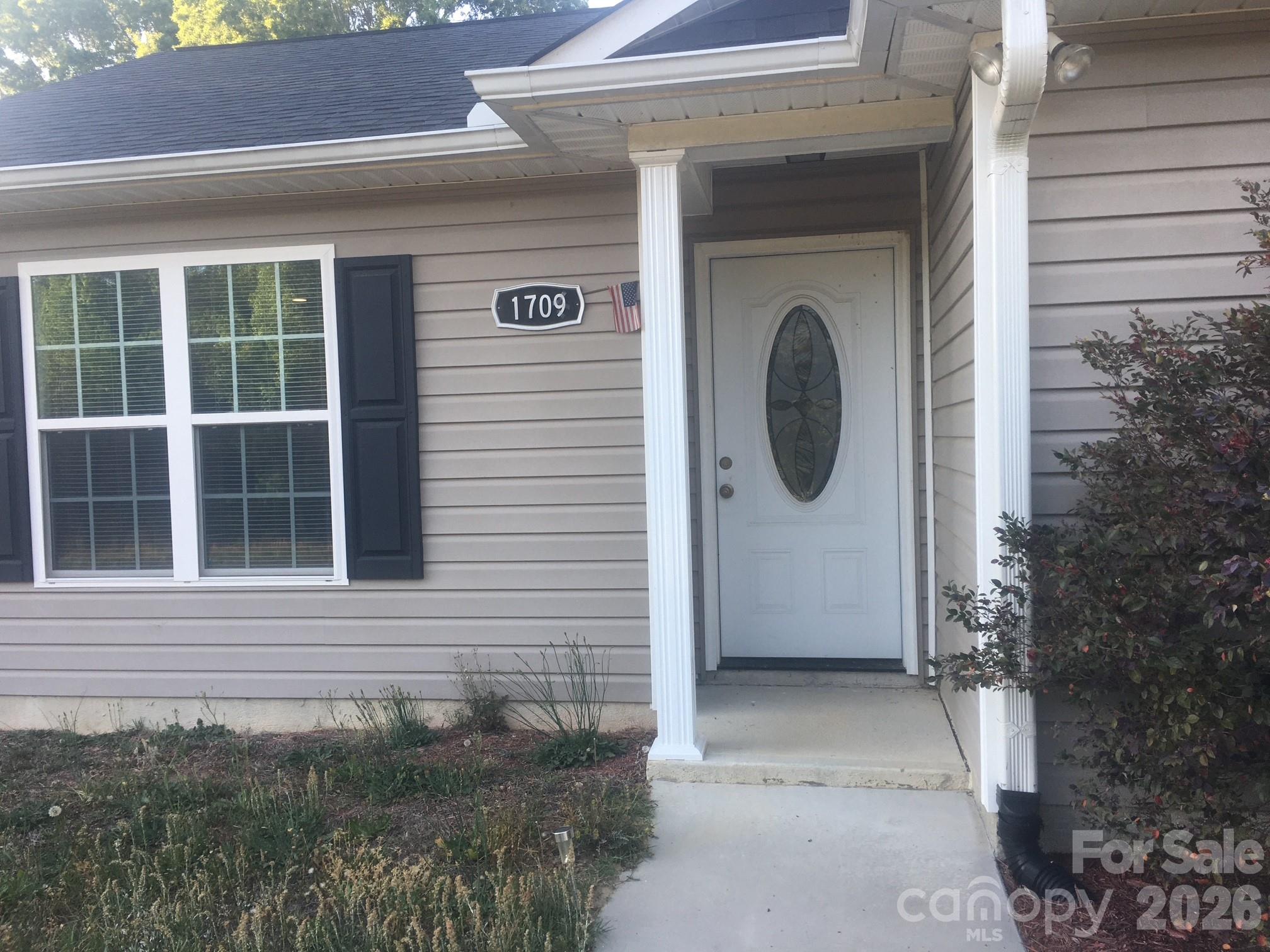 1709 Brookhill Lane — Lancaster