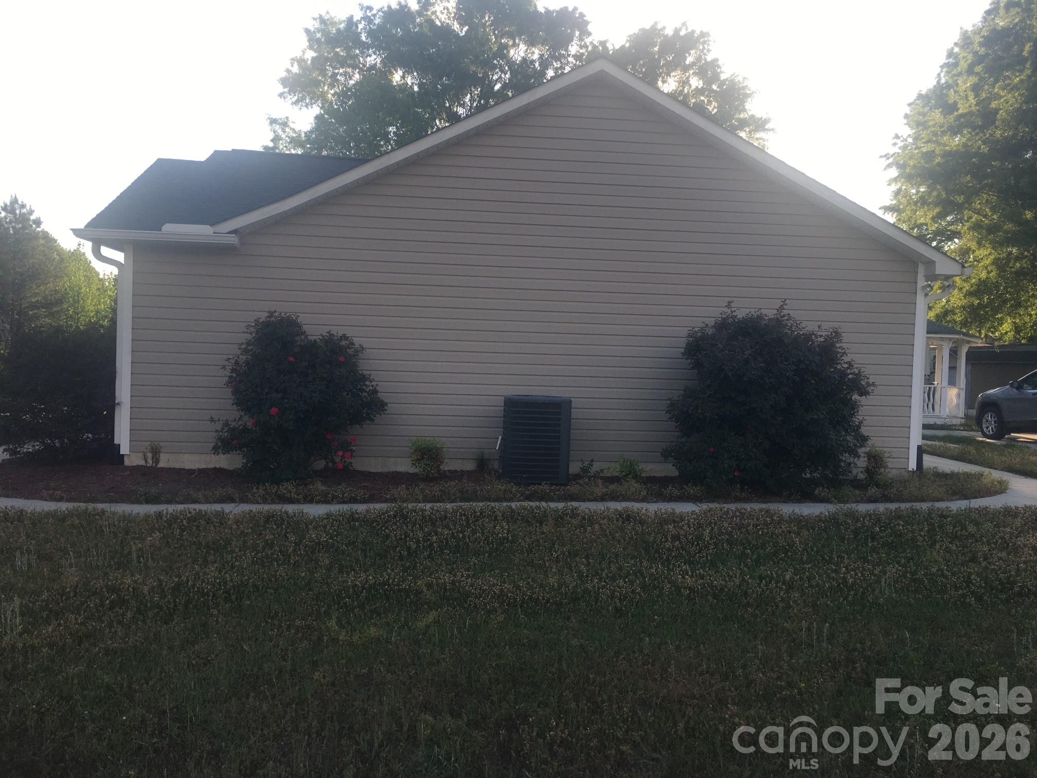 1709 Brookhill Lane — Lancaster