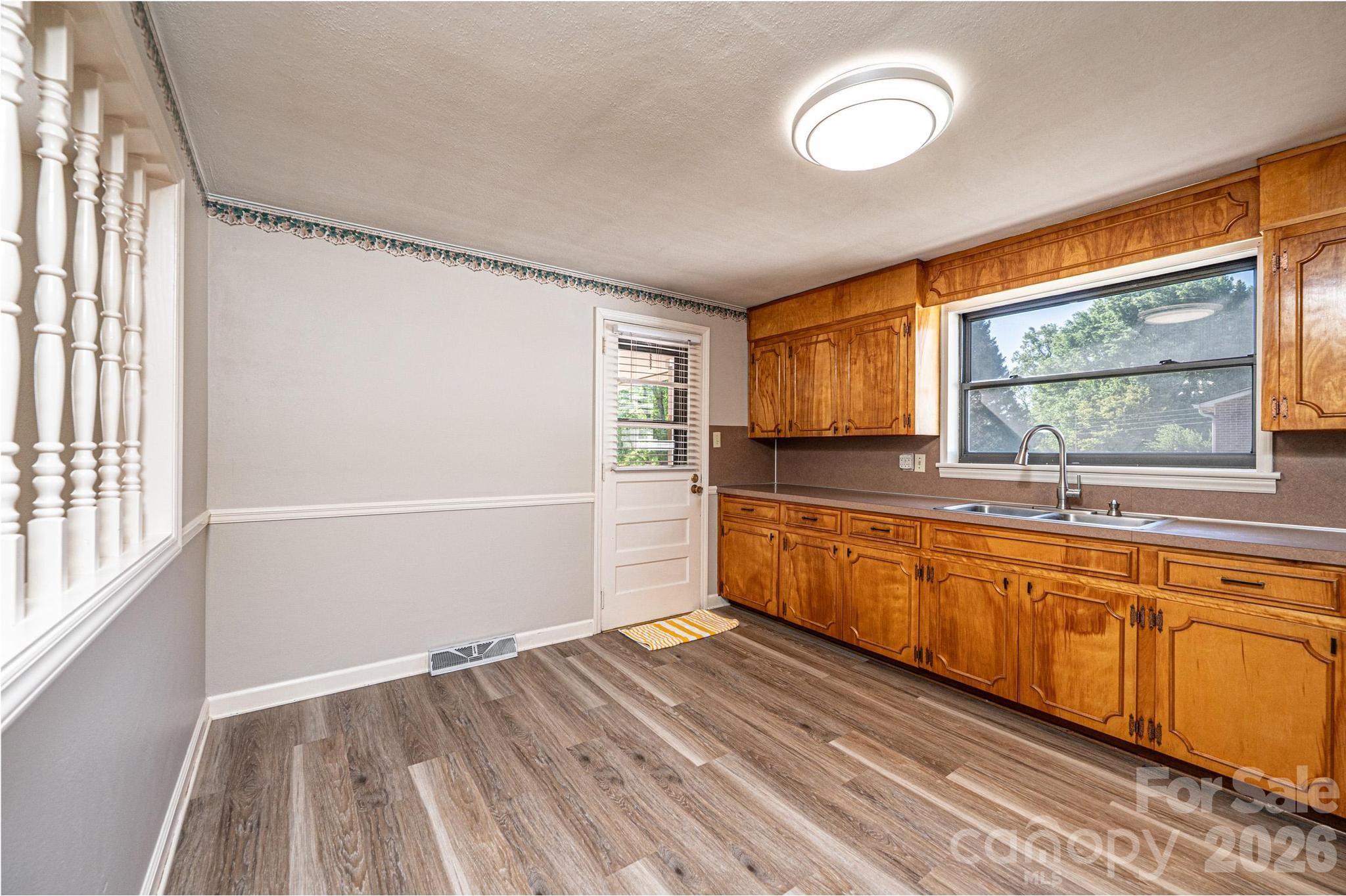 2649 Westview Acres Street — Hickory