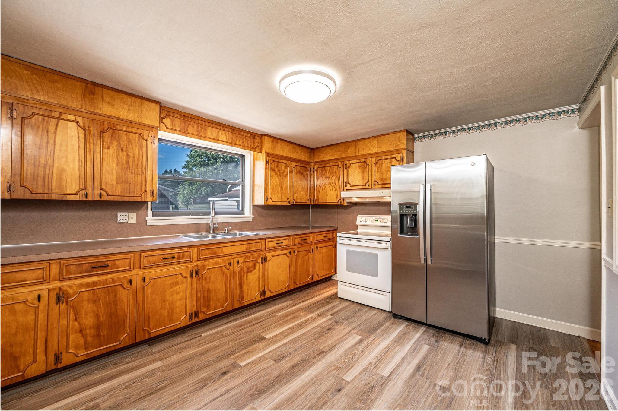 2649 Westview Acres Street — Hickory