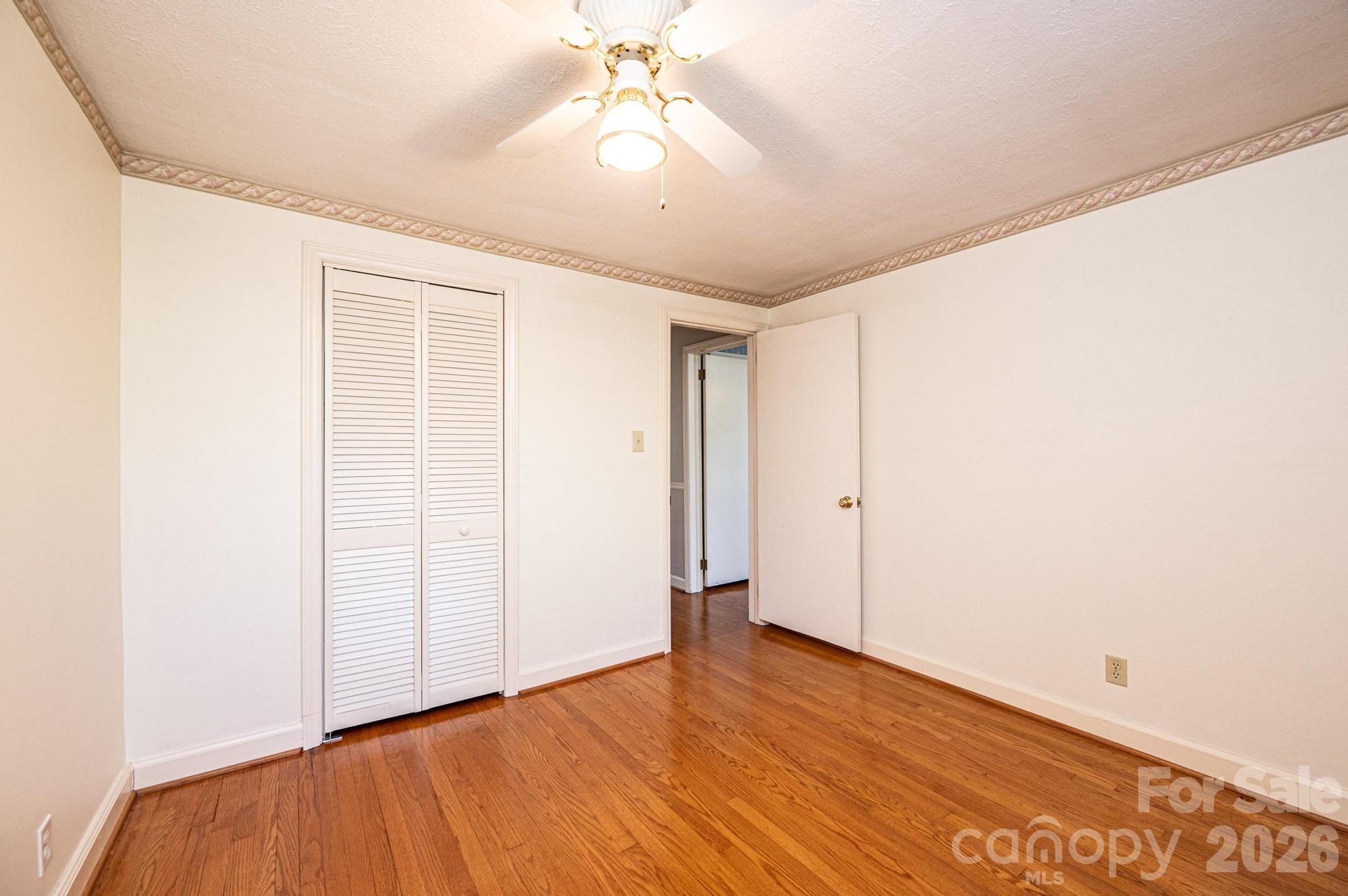 2649 Westview Acres Street — Hickory