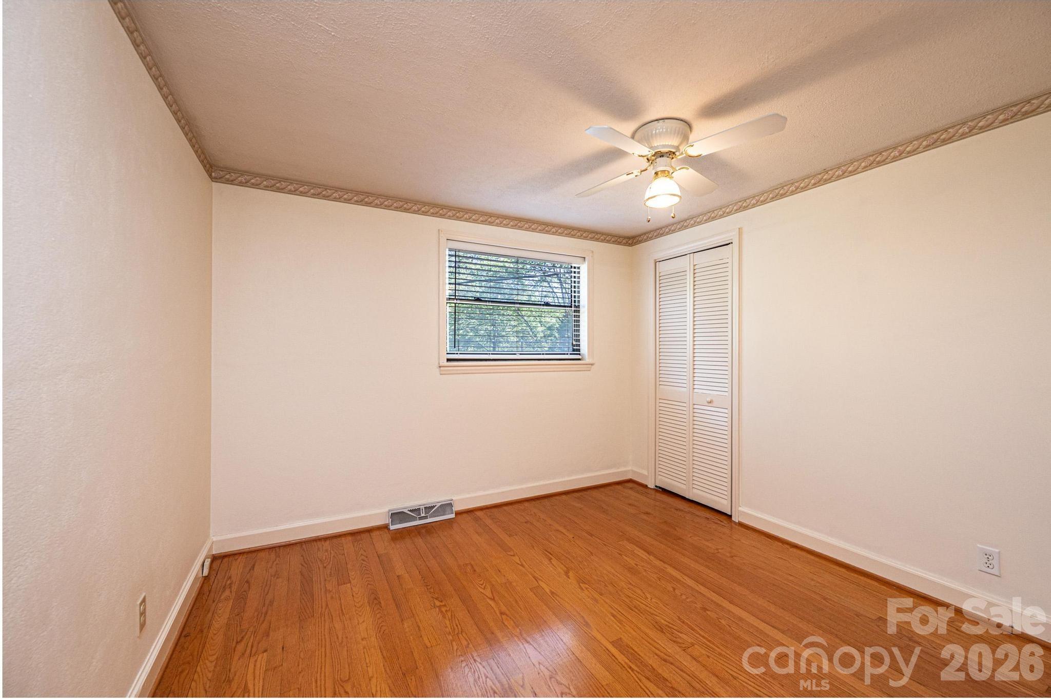 2649 Westview Acres Street — Hickory