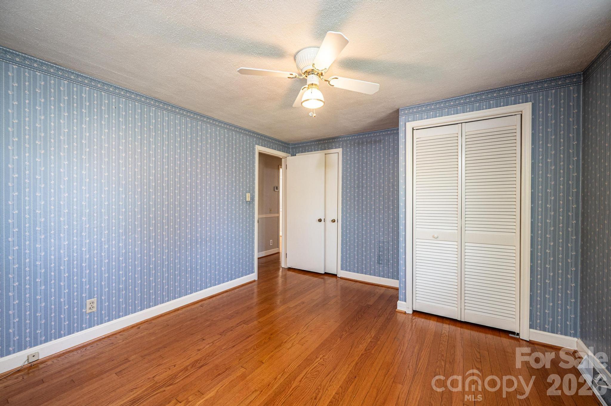 2649 Westview Acres Street — Hickory