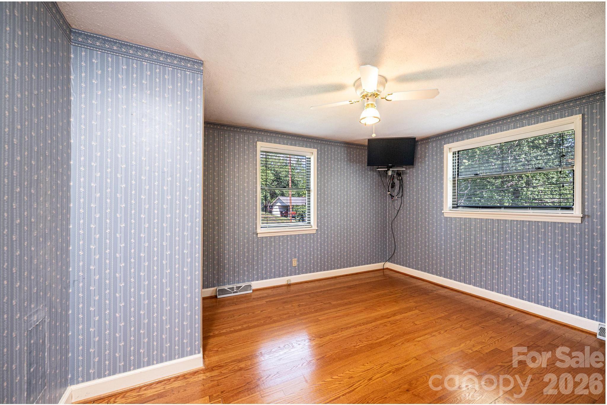 2649 Westview Acres Street — Hickory