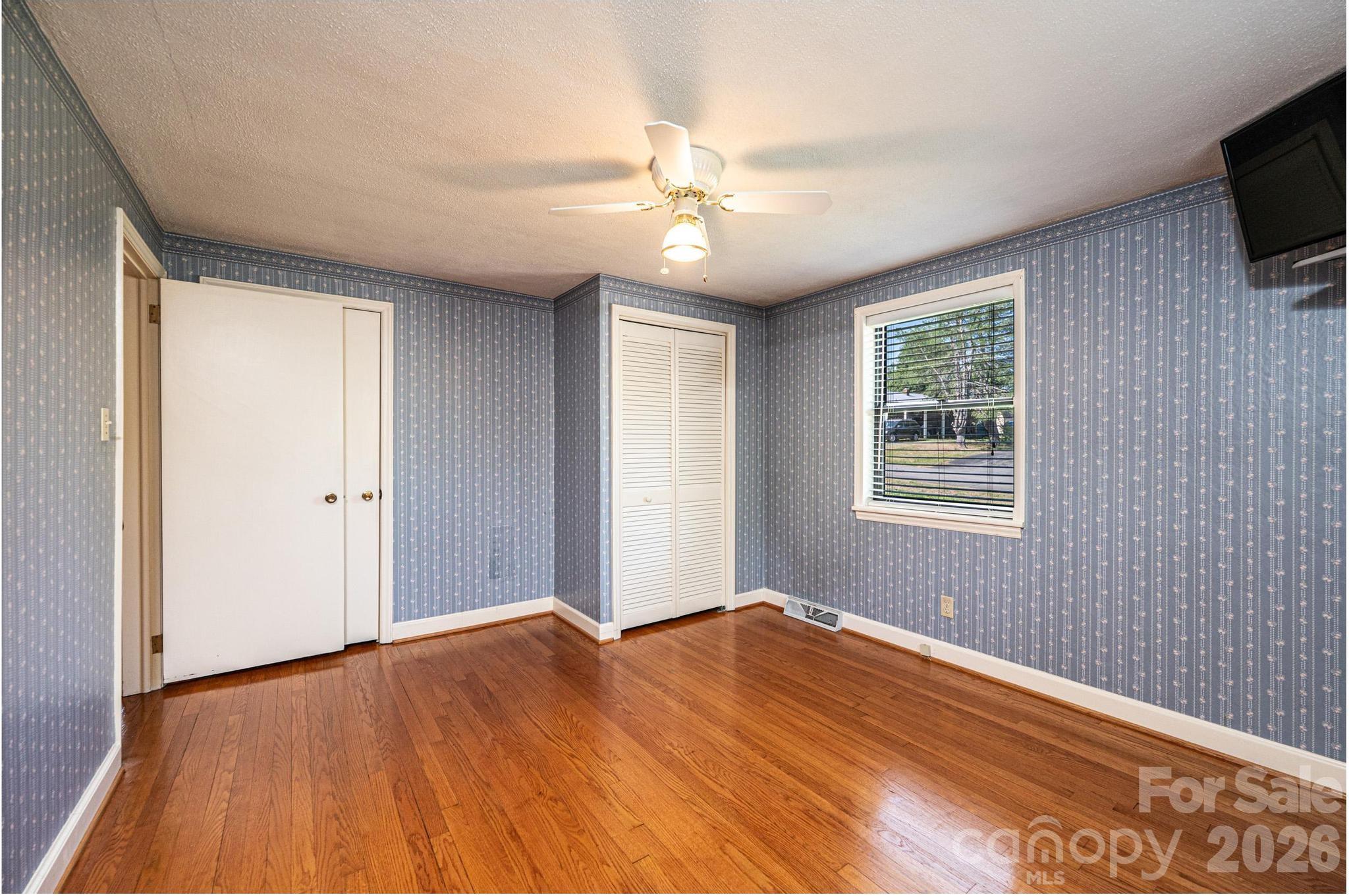 2649 Westview Acres Street — Hickory