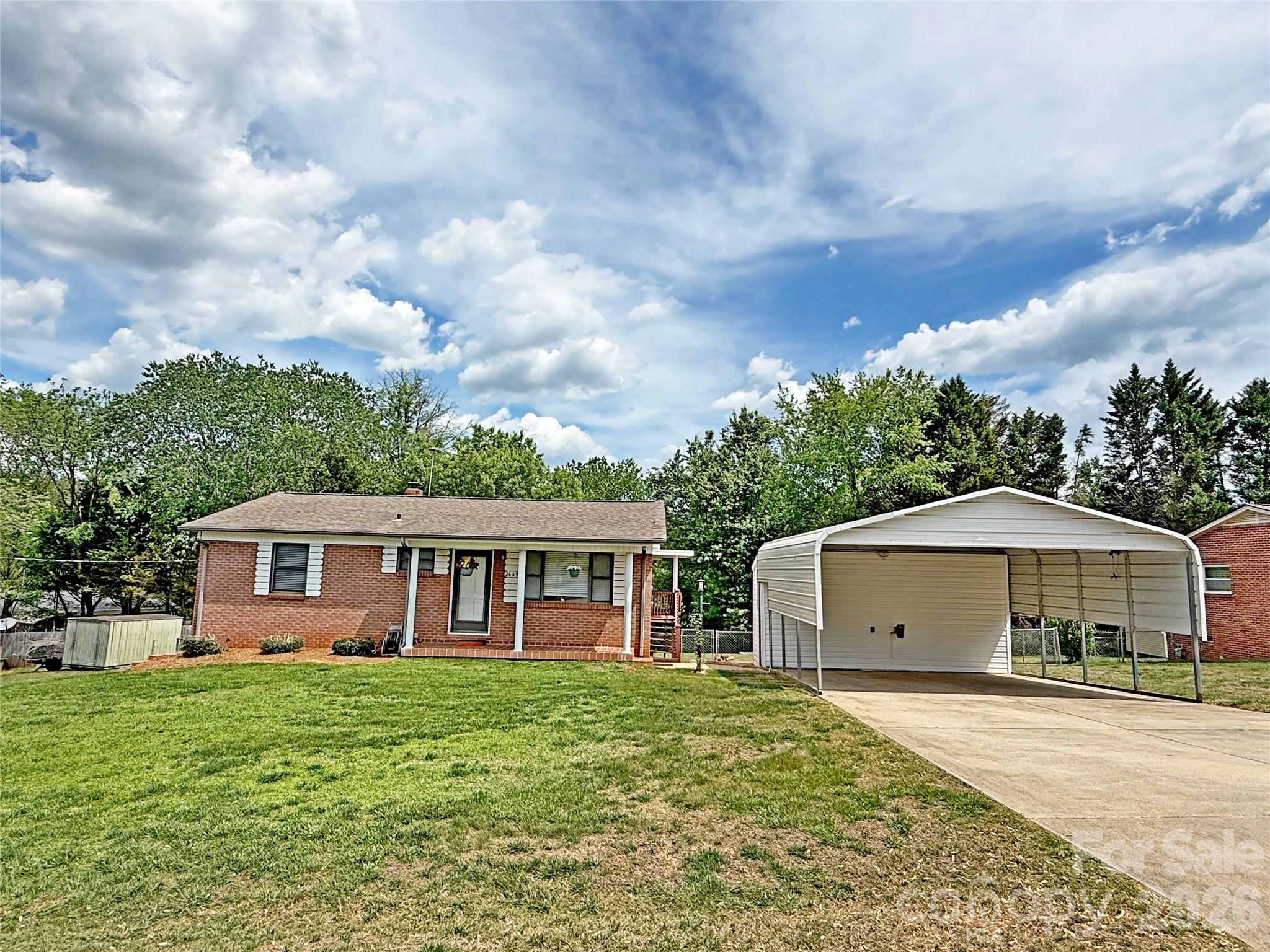 2649 Westview Acres Street — Hickory