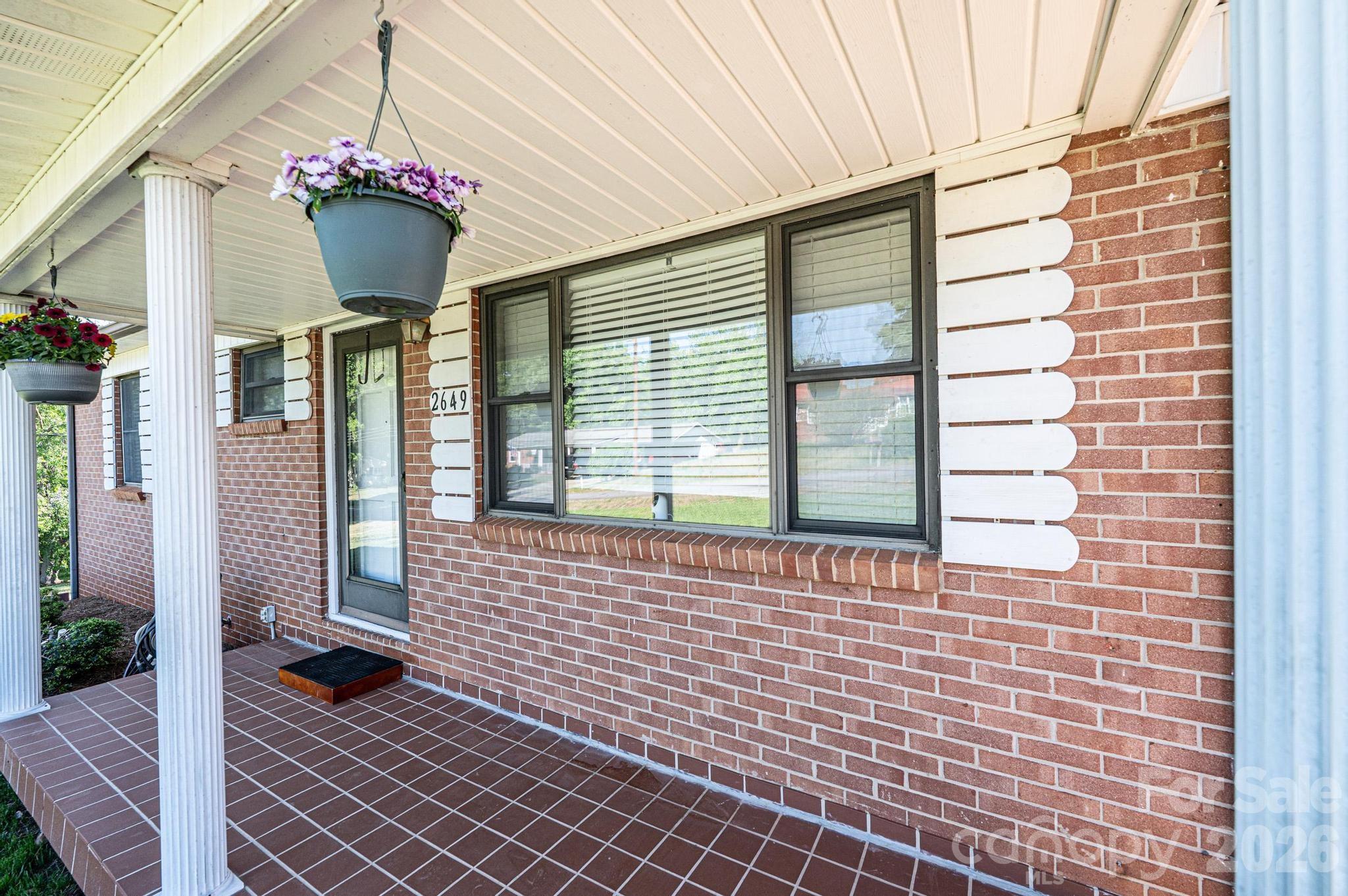 2649 Westview Acres Street — Hickory