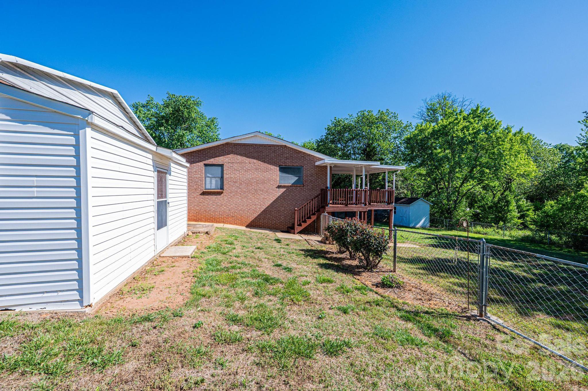 2649 Westview Acres Street — Hickory