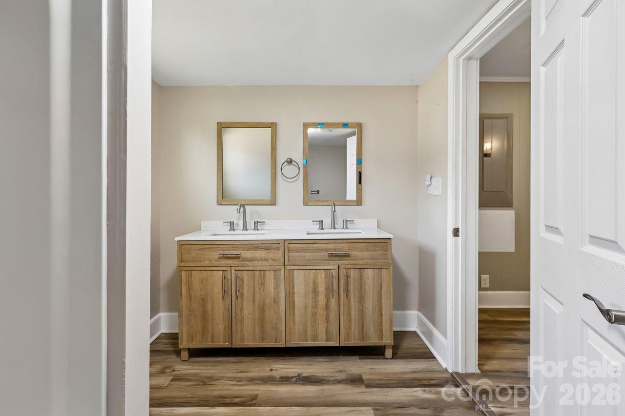 408 E Park Avenue — Gastonia