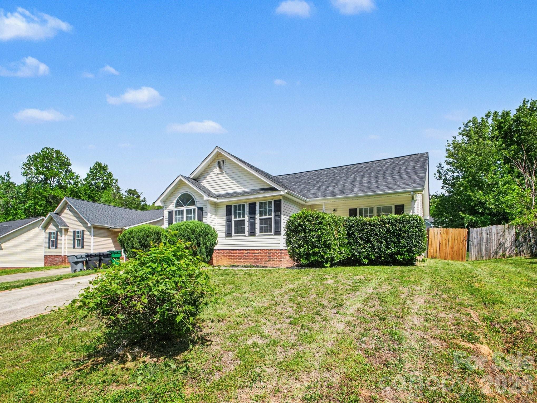 3744 Capps Hill Drive — Charlotte