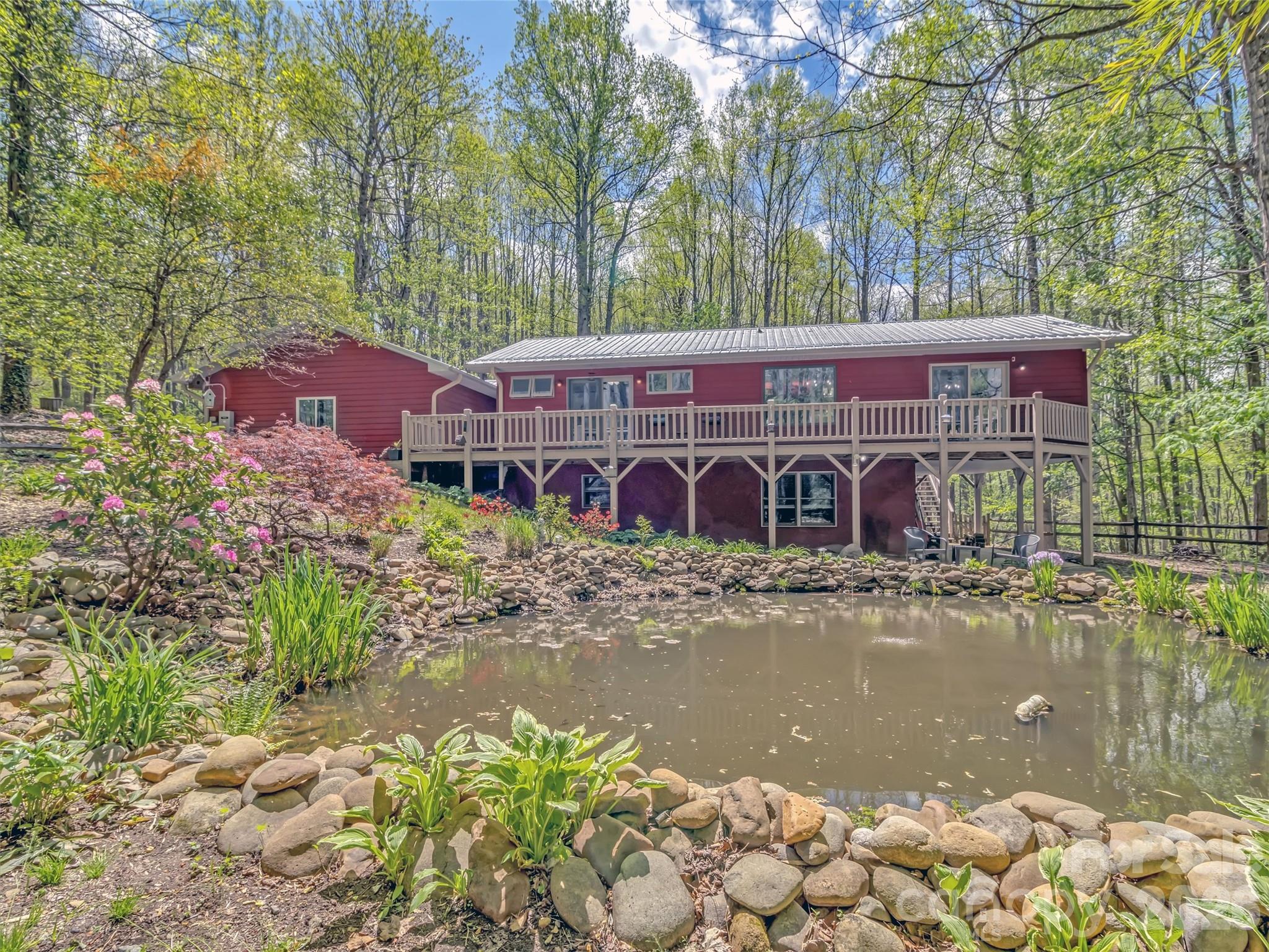 211 Rustic Road — Waynesville