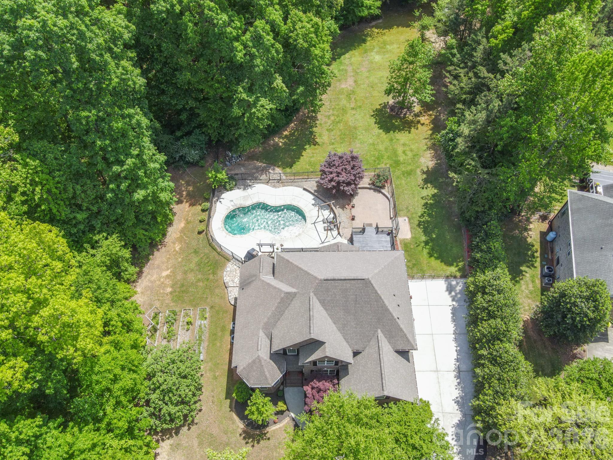 516 Shady Oaks Drive — Stanley