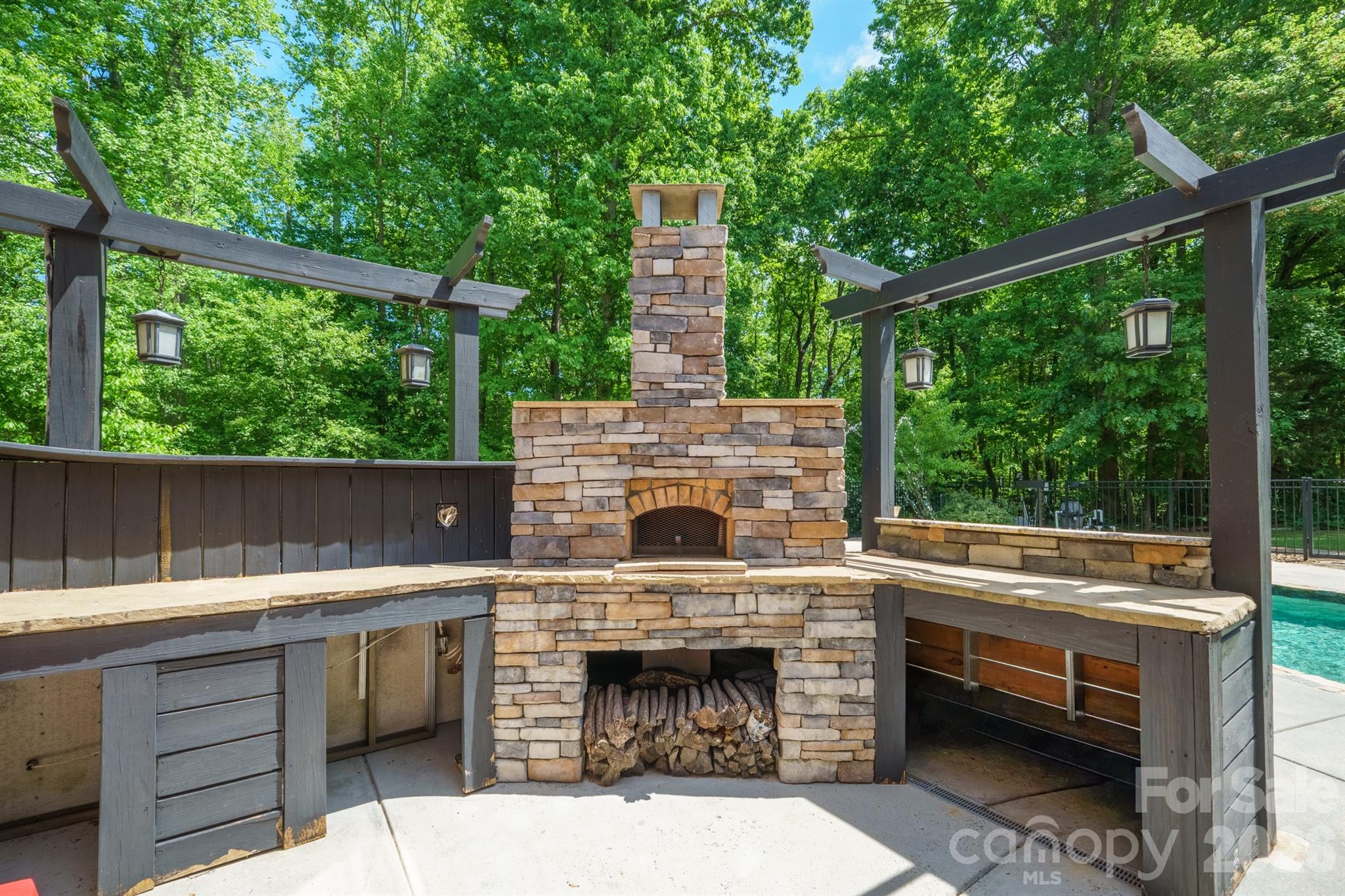 516 Shady Oaks Drive — Stanley