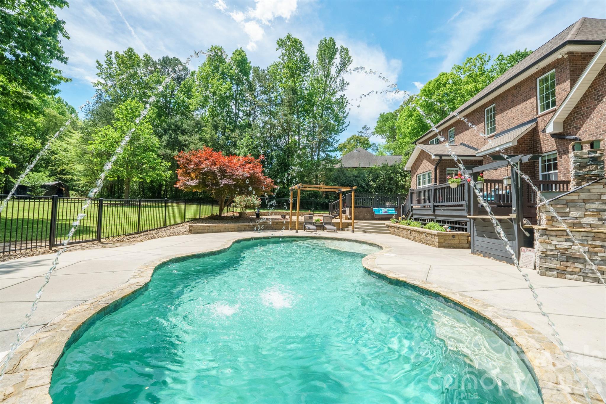 516 Shady Oaks Drive — Stanley