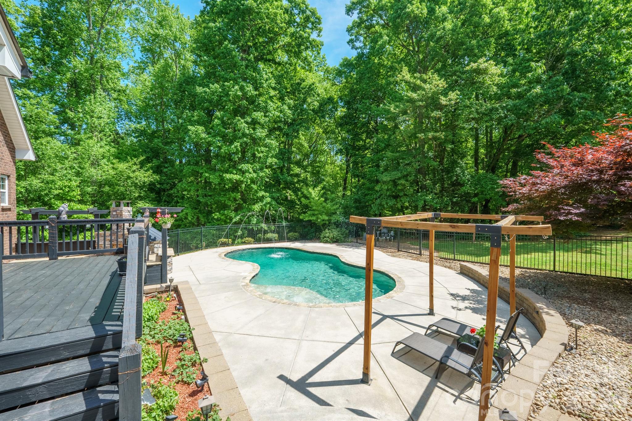 516 Shady Oaks Drive — Stanley