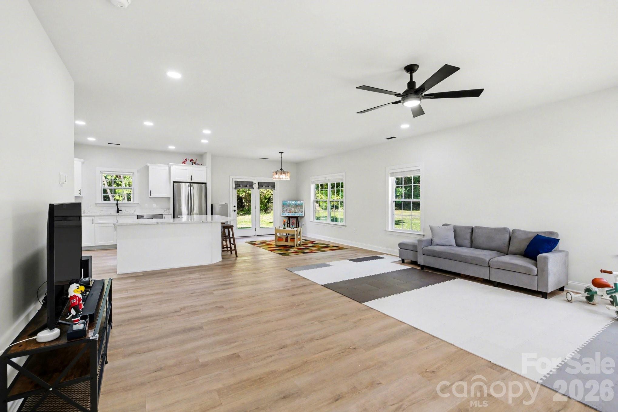 5305 Ridgefall Road — Greensboro