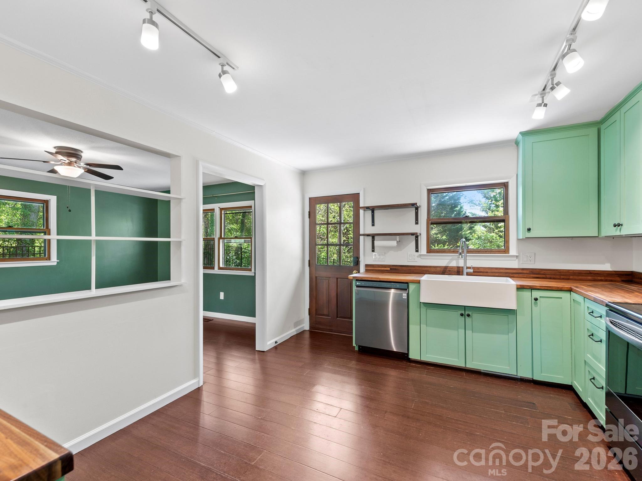 21 Dogwood Grove — Asheville