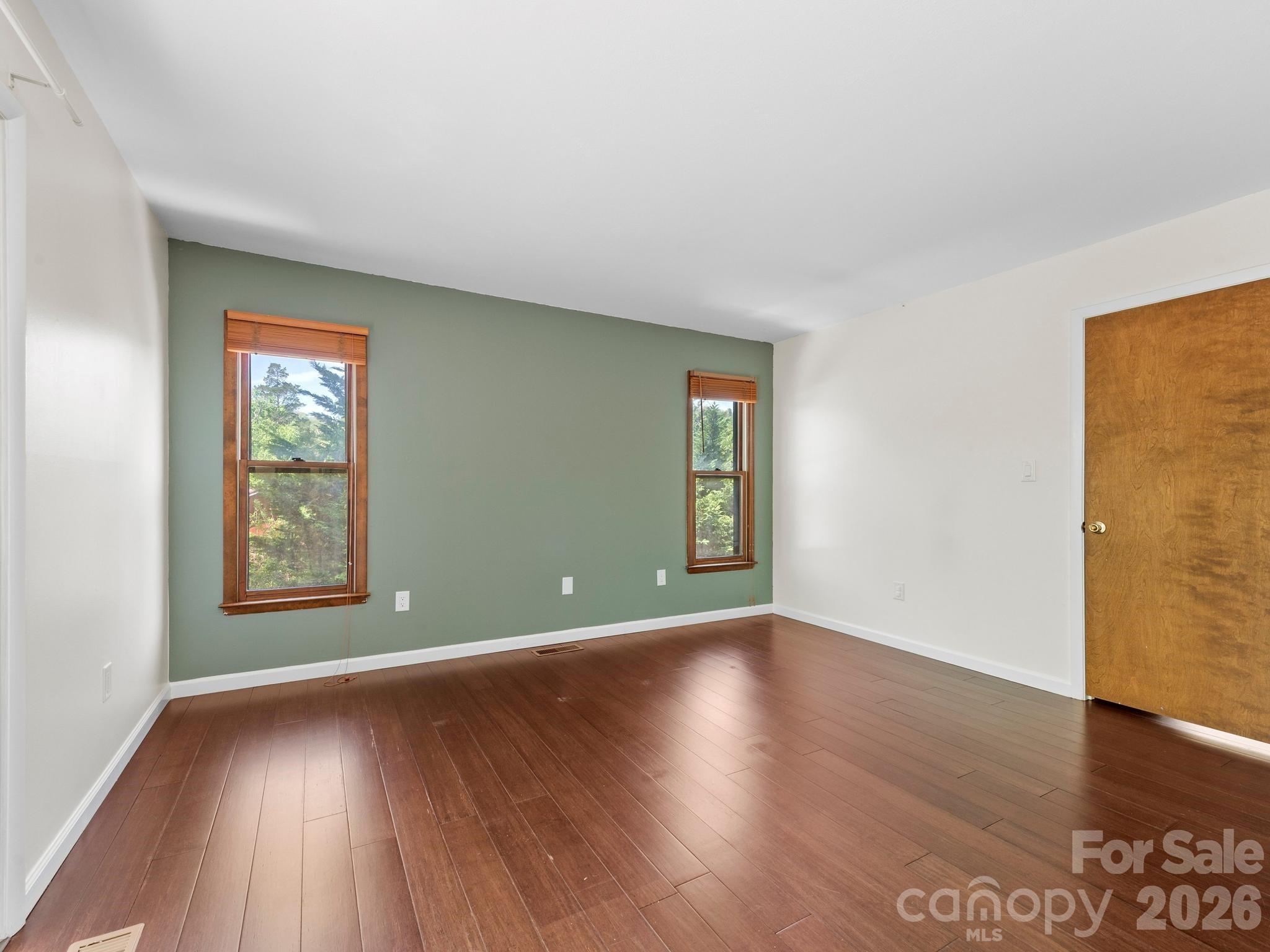 21 Dogwood Grove — Asheville