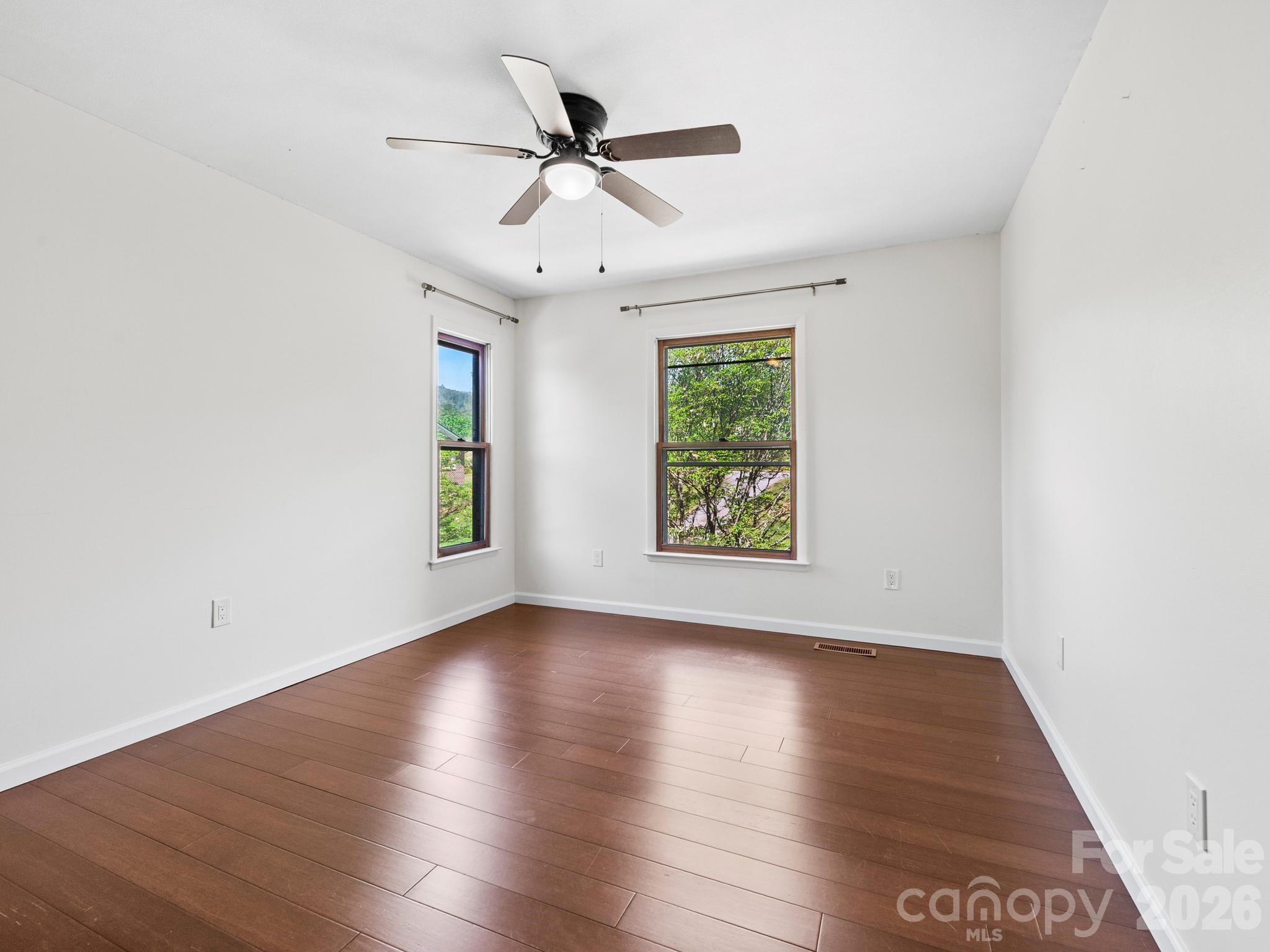 21 Dogwood Grove — Asheville