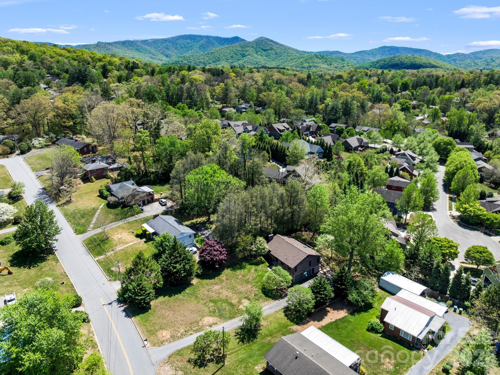 21 Dogwood Grove — Asheville