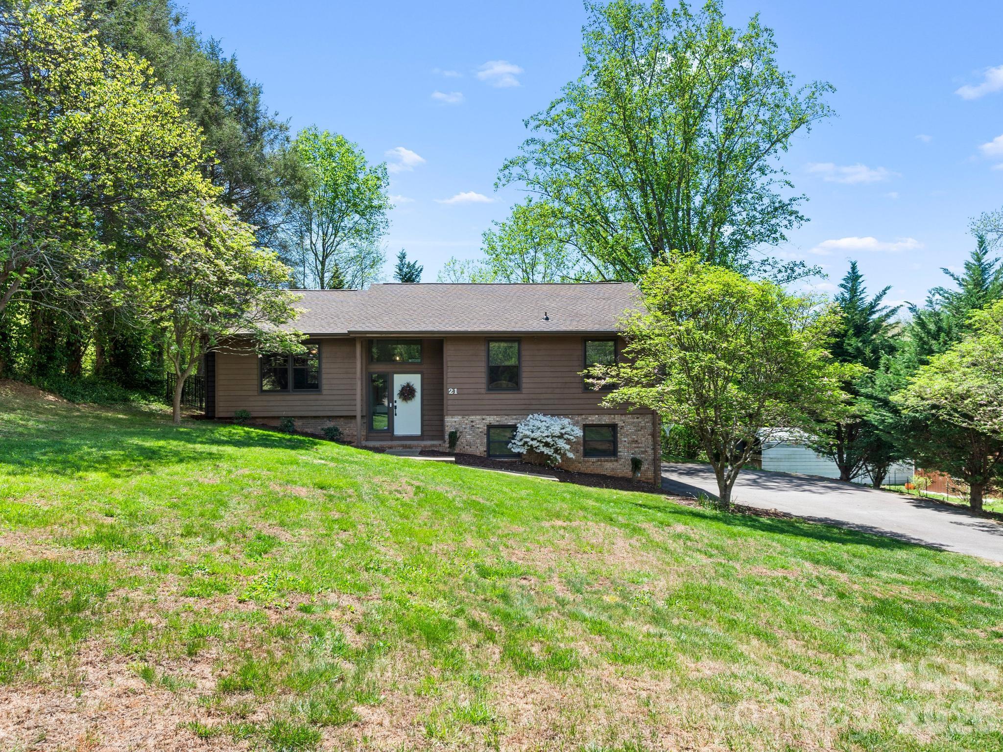 21 Dogwood Grove — Asheville