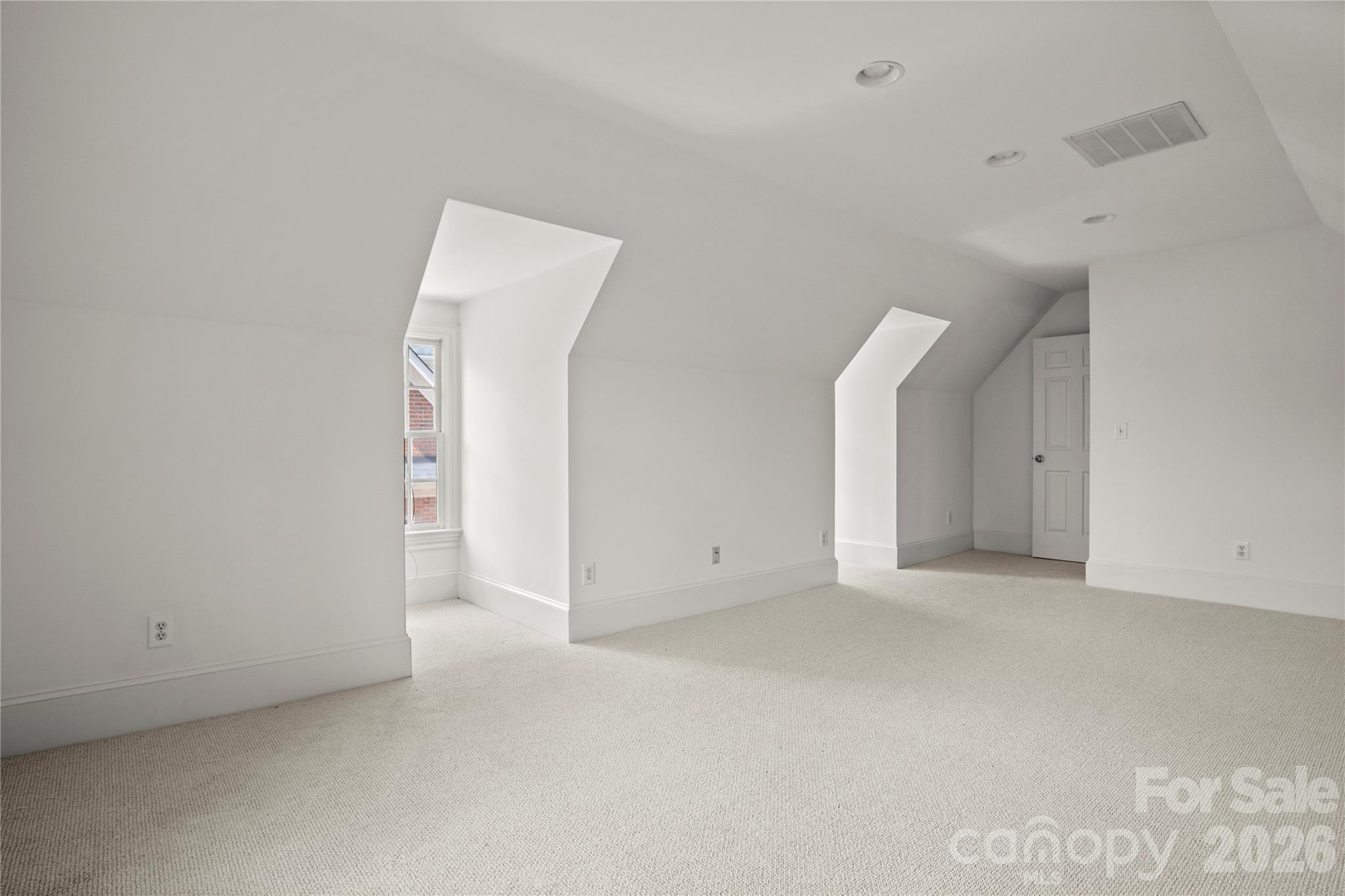 2046 Hopedale Avenue — Charlotte