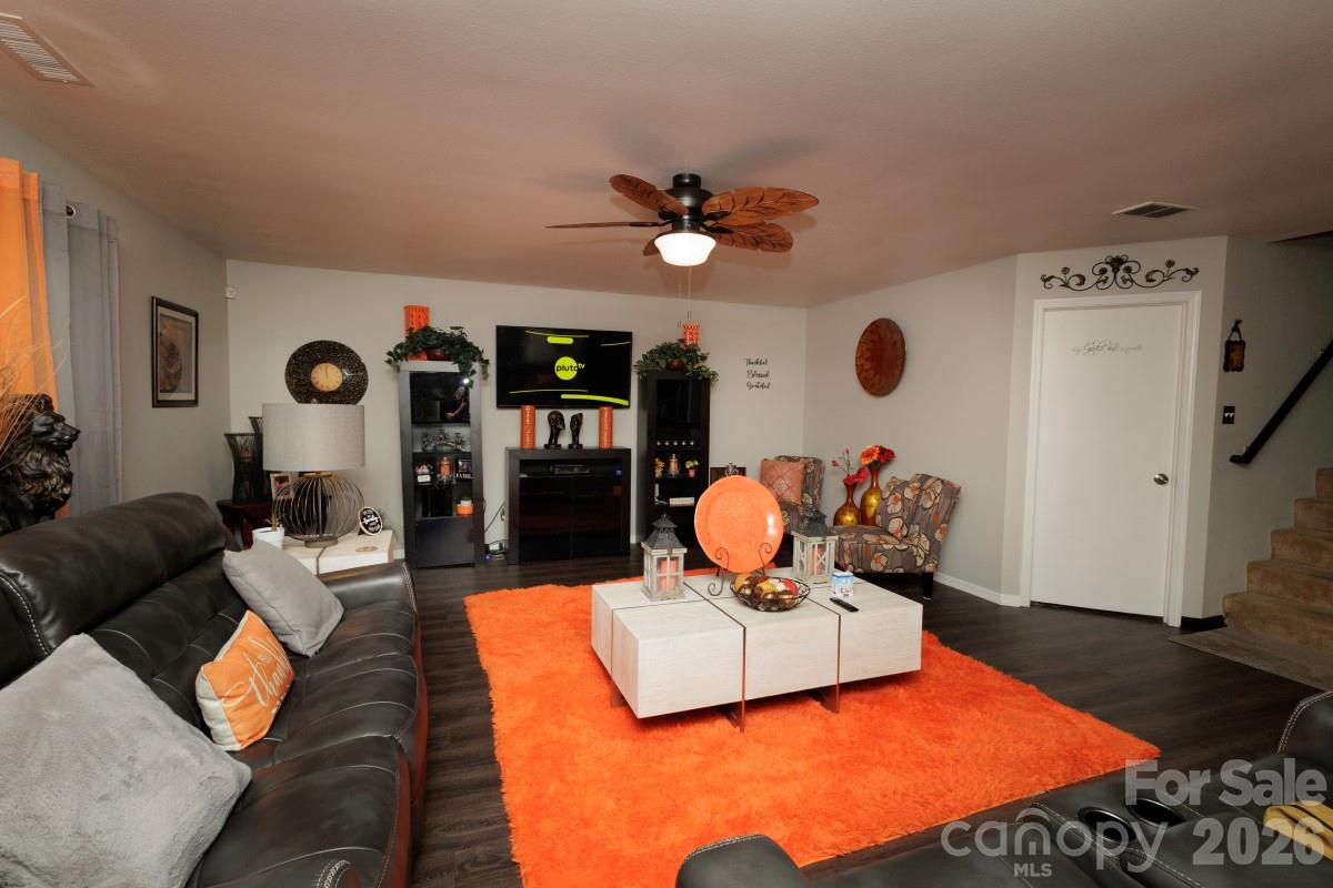 6135 Blue Ash Lane — Charlotte