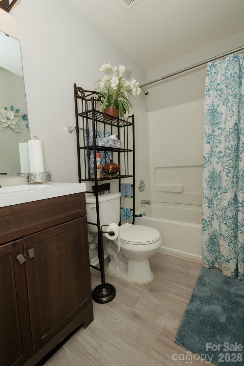 6135 Blue Ash Lane — Charlotte