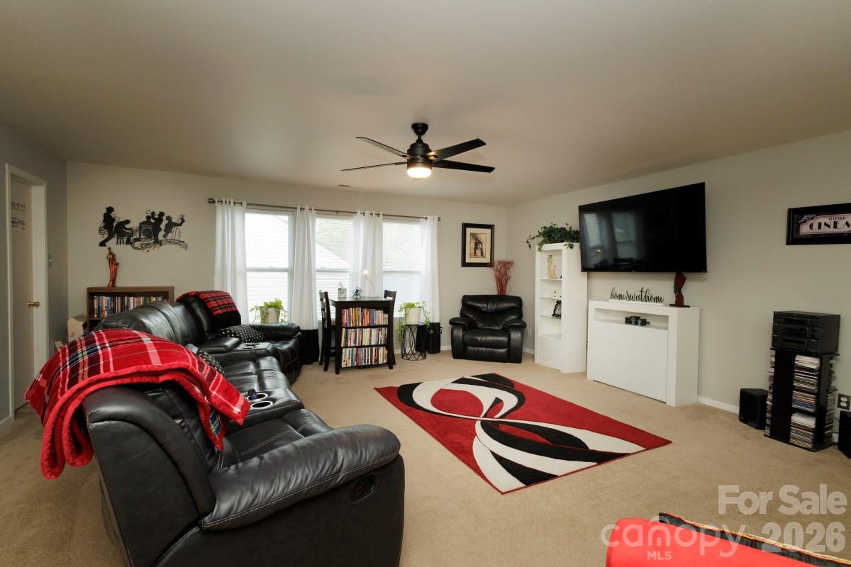 6135 Blue Ash Lane — Charlotte