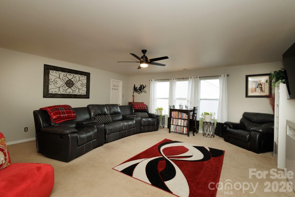 6135 Blue Ash Lane — Charlotte