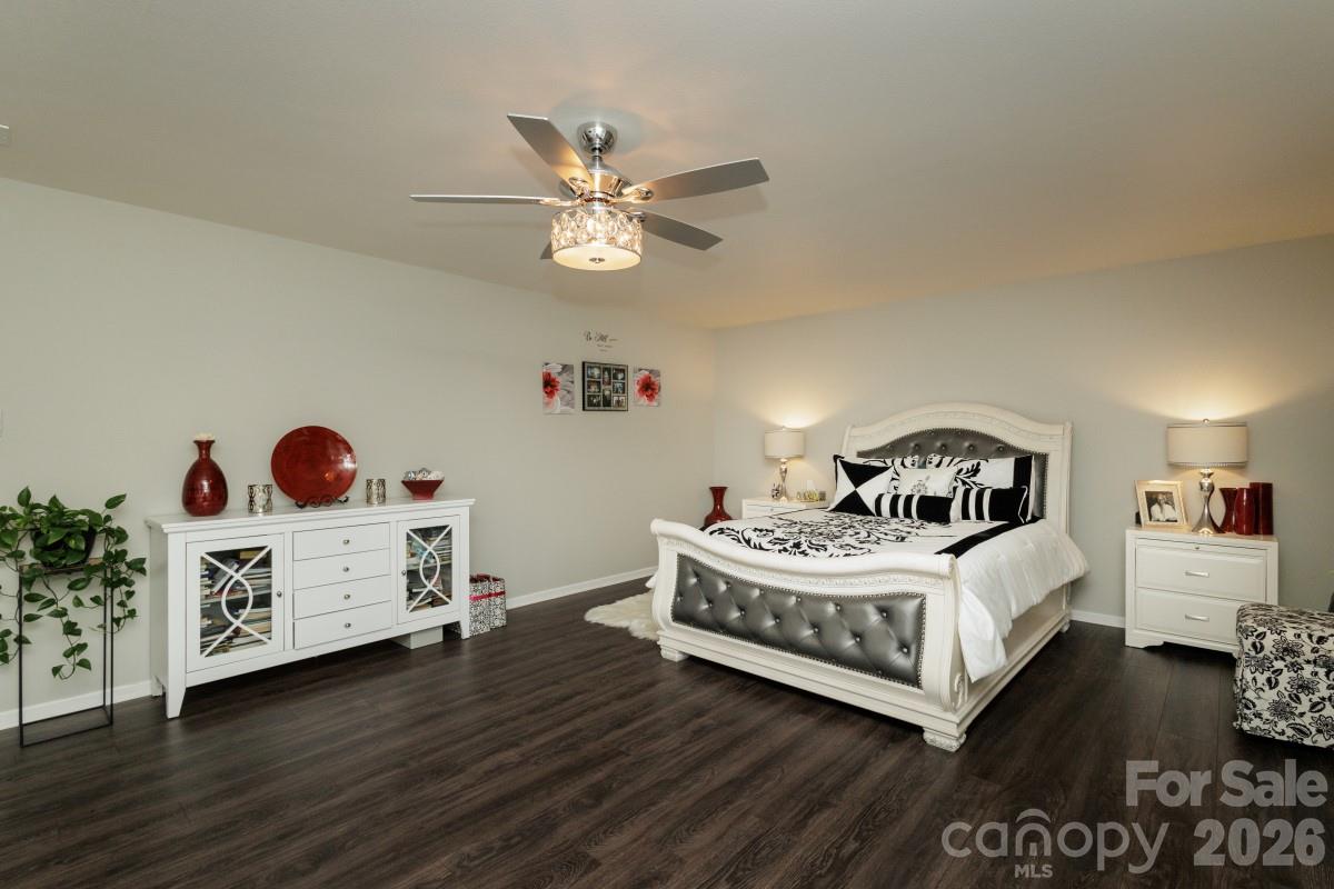 6135 Blue Ash Lane — Charlotte
