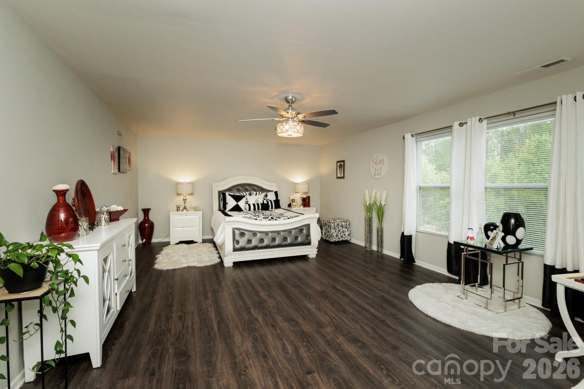 6135 Blue Ash Lane — Charlotte