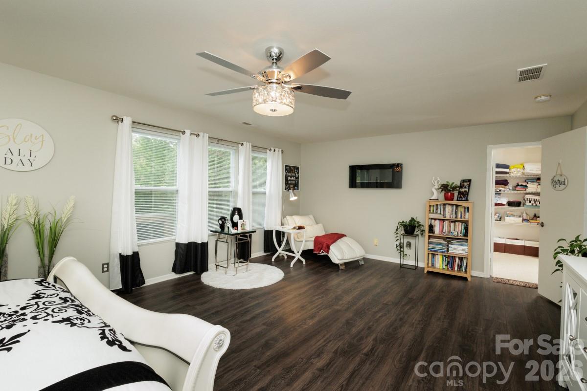 6135 Blue Ash Lane — Charlotte