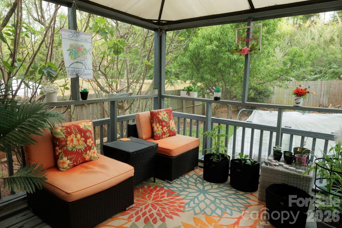 6135 Blue Ash Lane — Charlotte