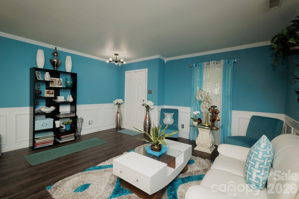 6135 Blue Ash Lane — Charlotte
