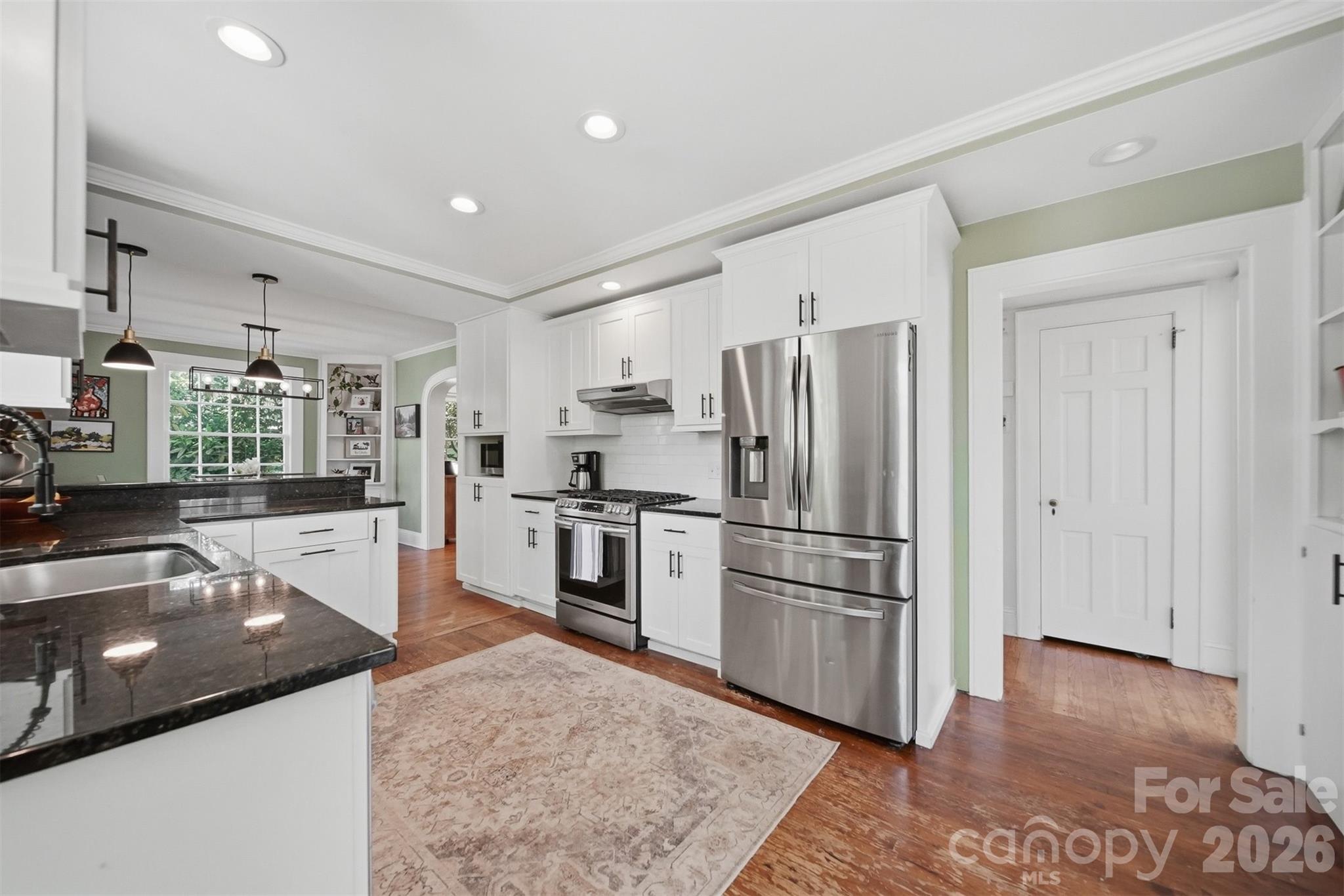 431 9th Street NW — Hickory