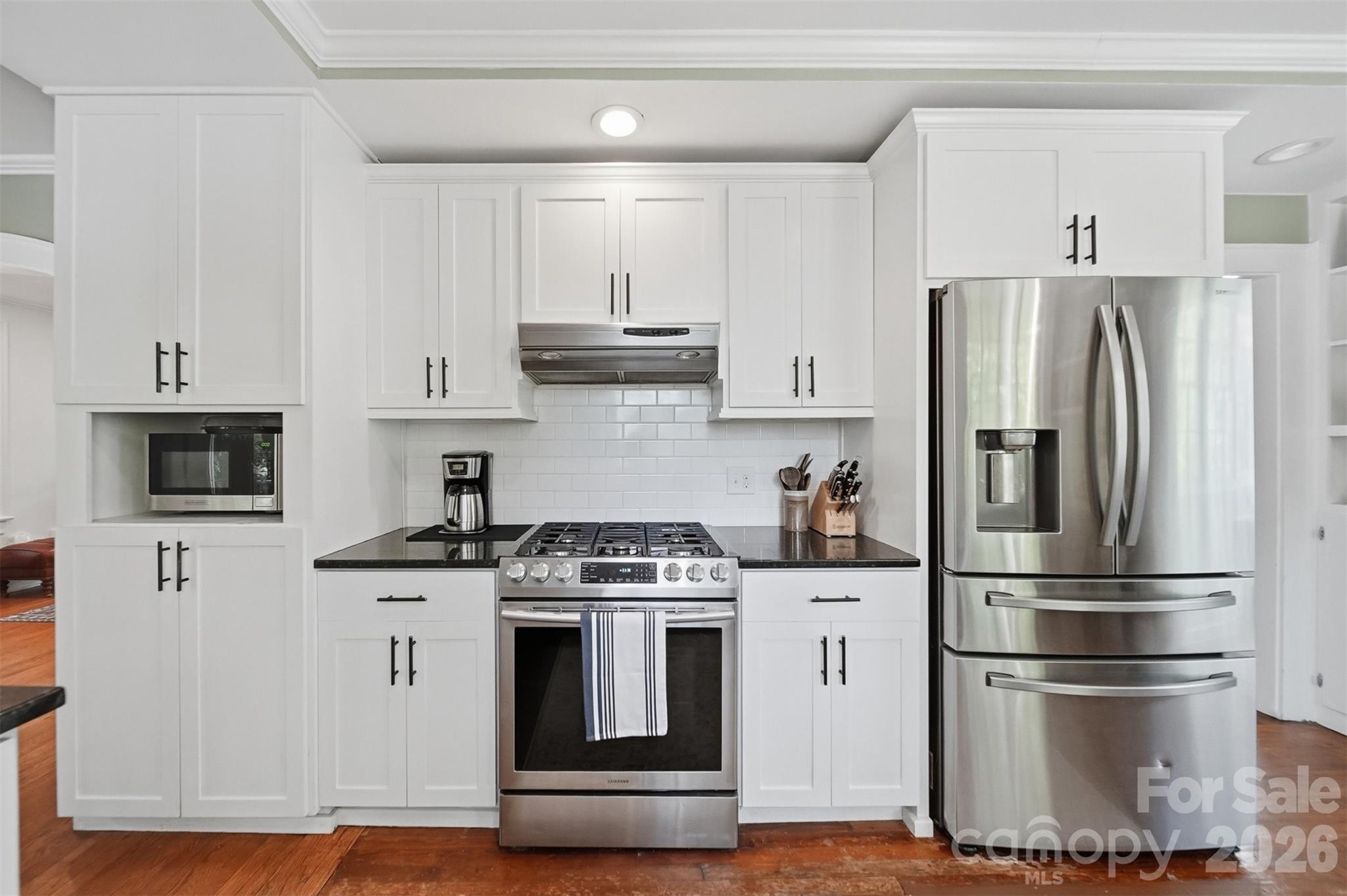 431 9th Street NW — Hickory