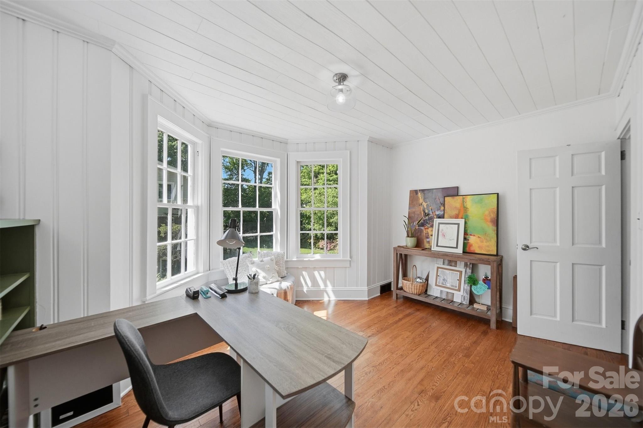 431 9th Street NW — Hickory