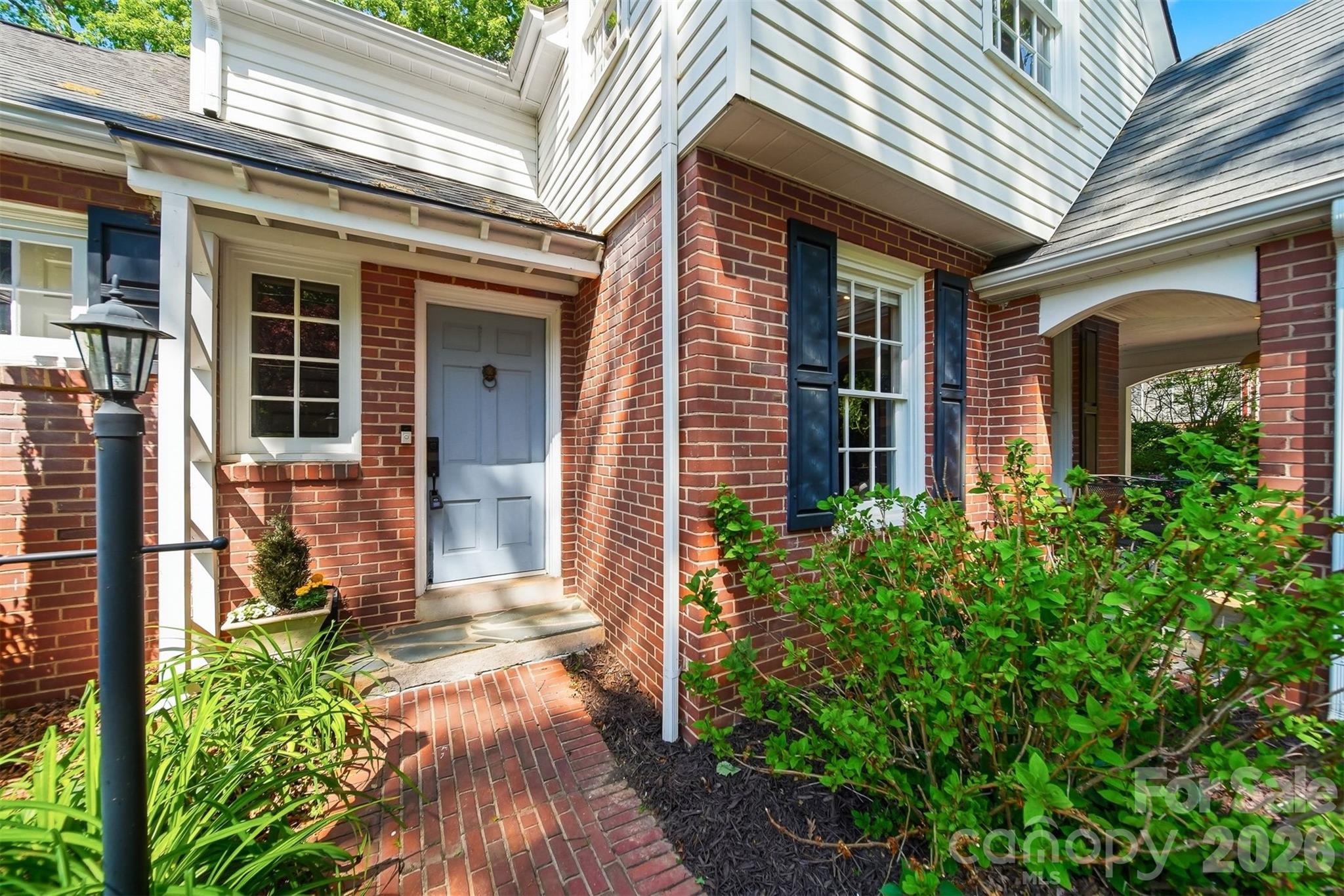 431 9th Street NW — Hickory