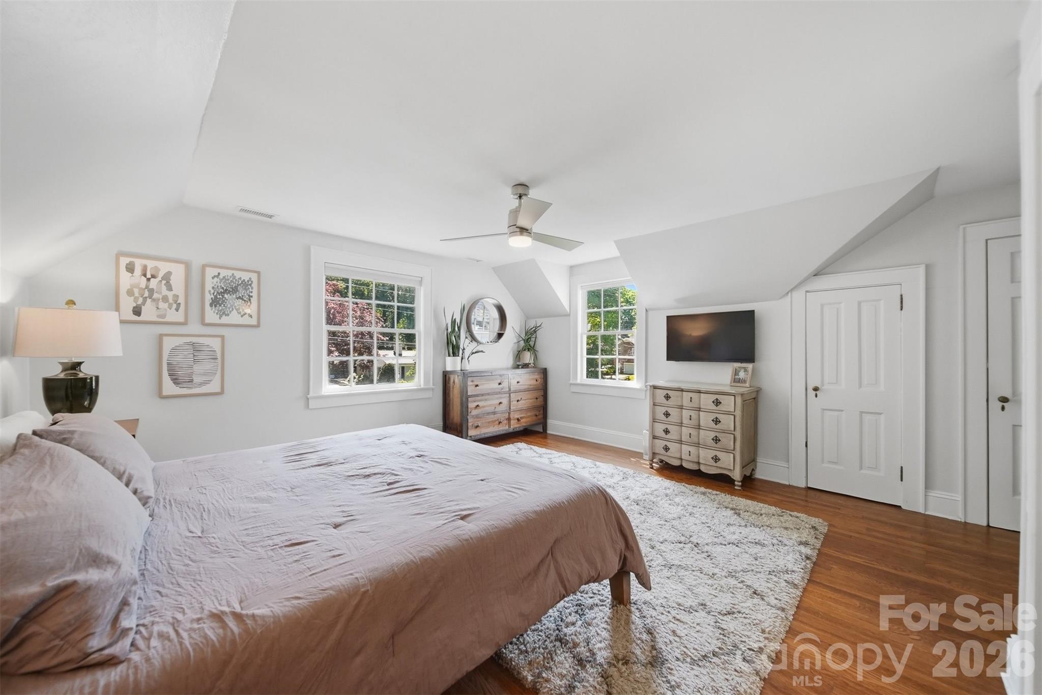 431 9th Street NW — Hickory