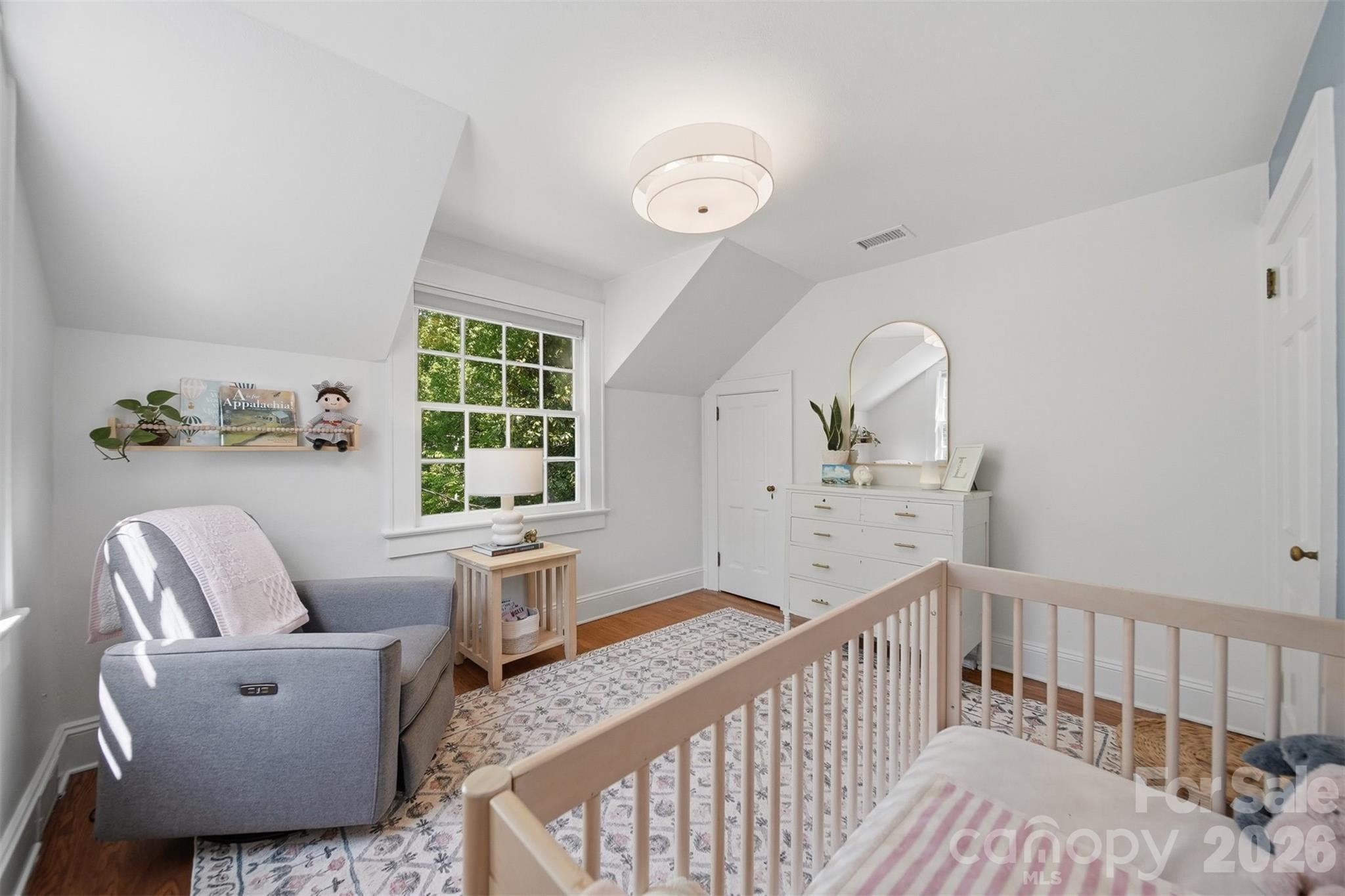 431 9th Street NW — Hickory